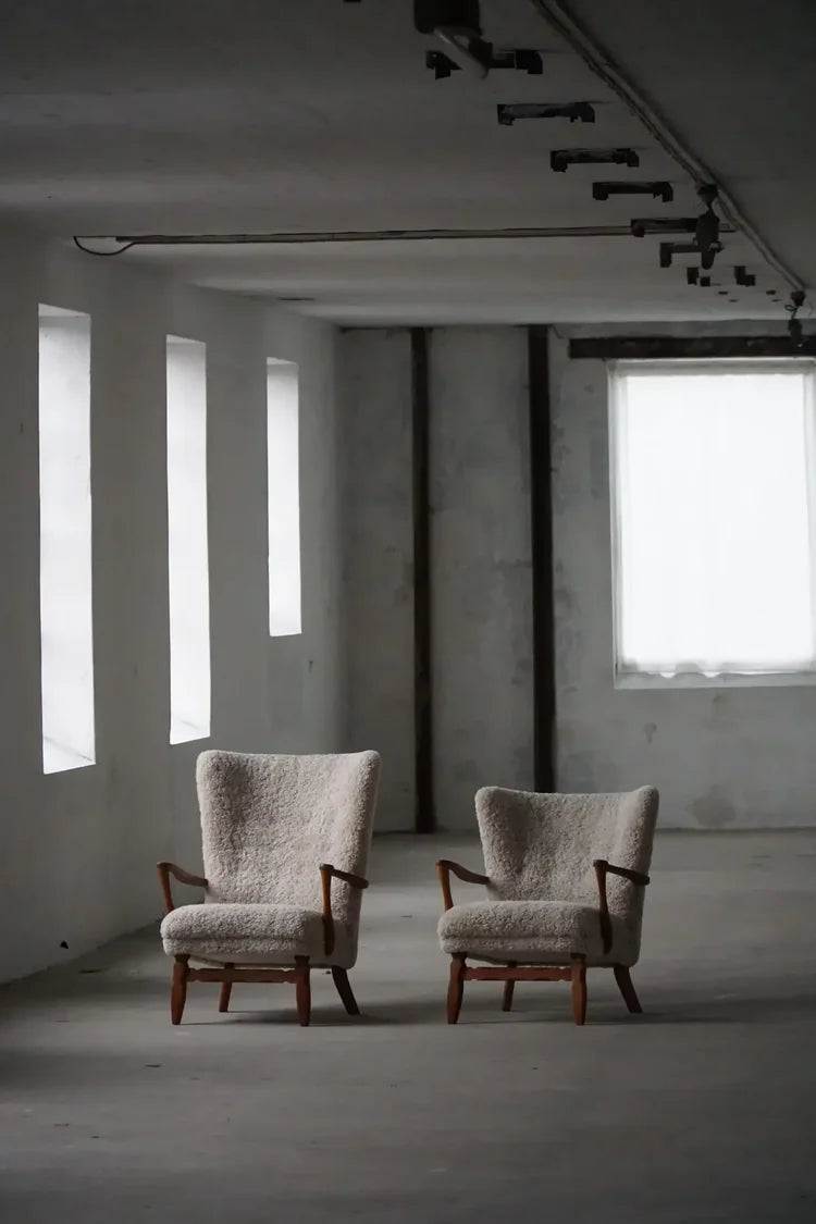 Viggo_Boesen_Highback_Chair,_Danish_Organic_Modern_Design
