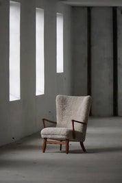 Viggo_Boesen_Highback_Chair,_Danish_Organic_Modern_Design