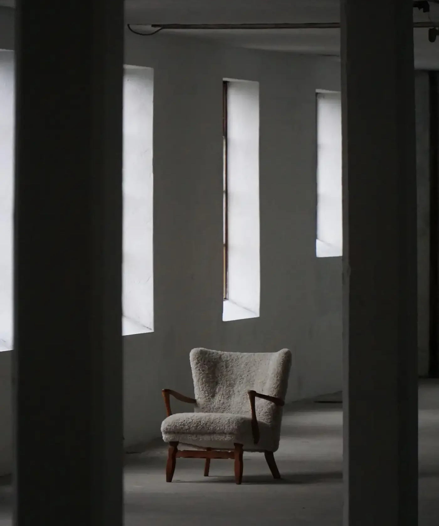 Viggo_Boesen_Lounge_Chair,_Danish_Organic_Modern_Design