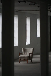 Viggo_Boesen_Lounge_Chair,_Danish_Organic_Modern_Design