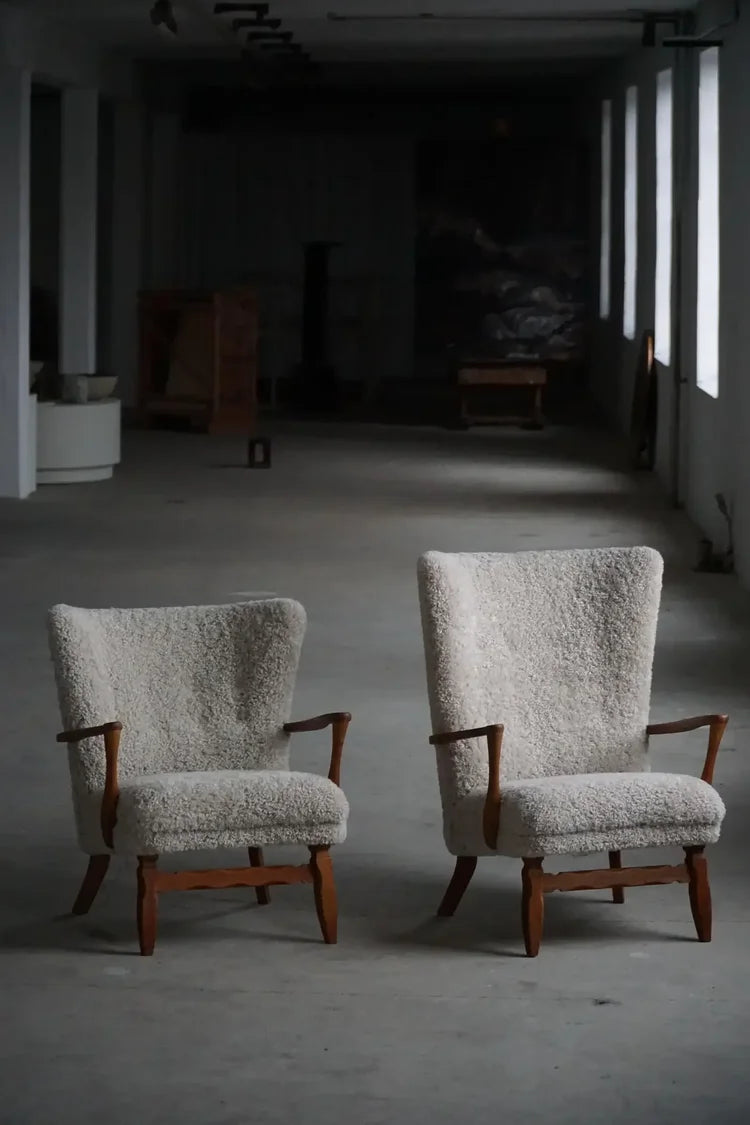 Viggo_Boesen_Lounge_Chair,_Danish_Organic_Modern_Design