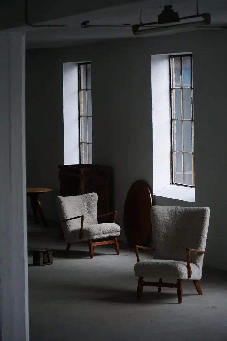 Viggo_Boesen_Lounge_Chair,_Danish_Organic_Modern_Design