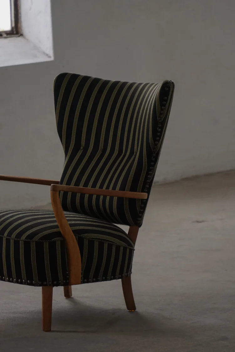 Viggo_Boesen_Wingback_Lounge_Chair_in_Oak,_Danish_Organic_Modern_Design