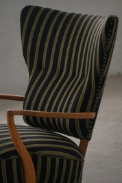 Viggo_Boesen_Wingback_Lounge_Chair_in_Oak,_Danish_Organic_Modern_Design
