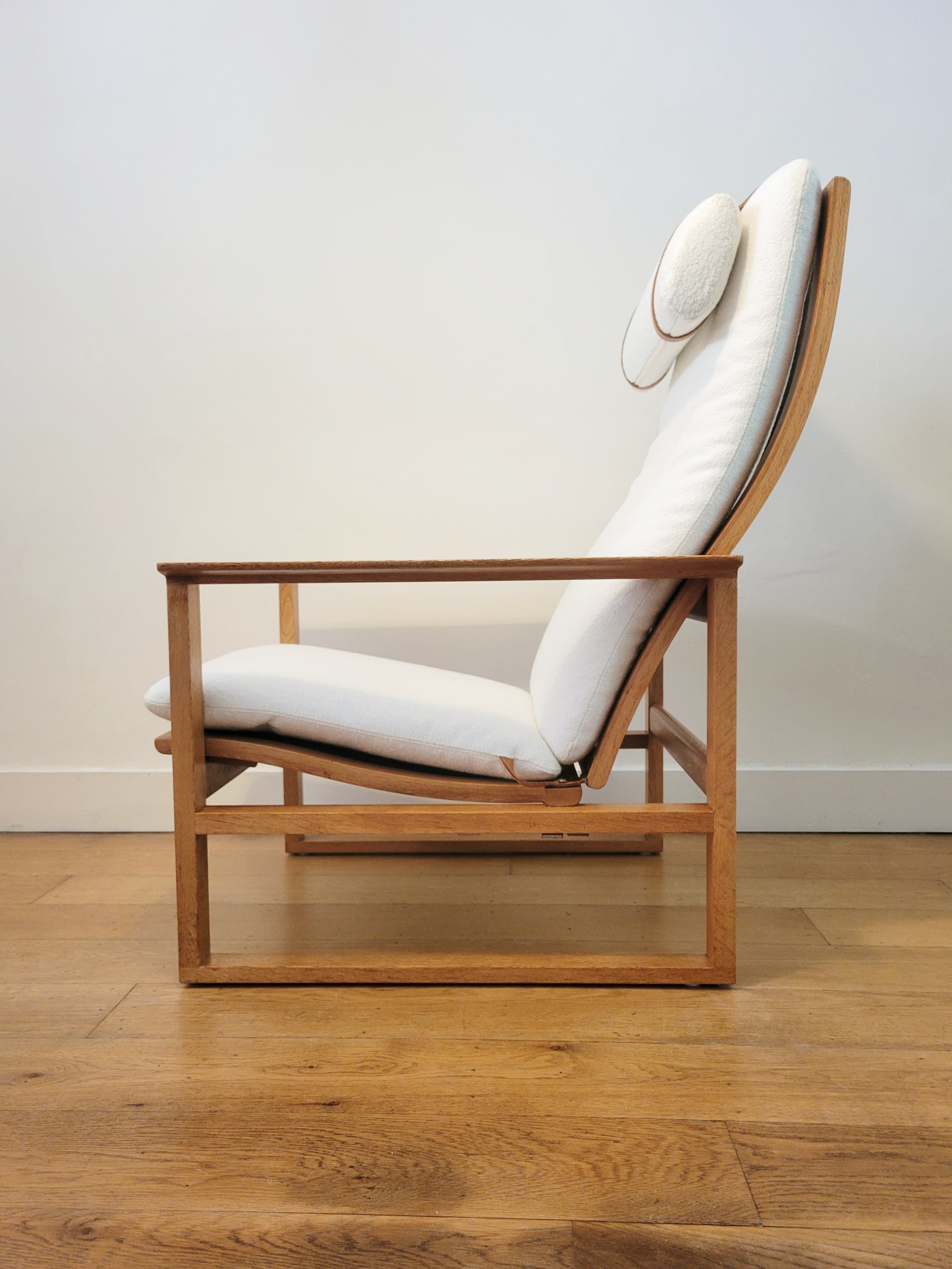 Vintage_2254_chair_by_Børge_Mogensen_for_Fredericia