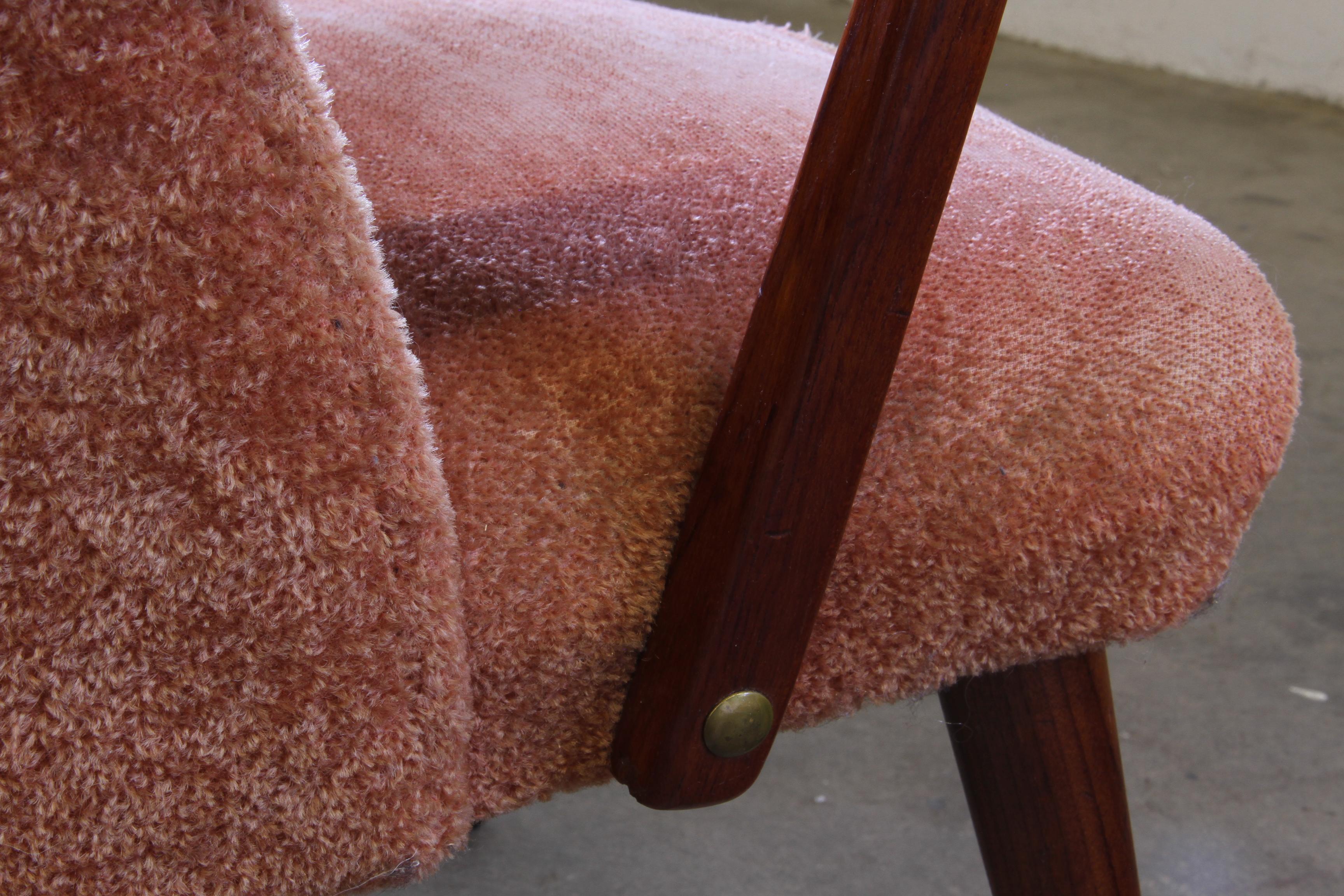 Scandinavian_Mid-Century_Teak_Armchair_with_Curved_Armrests,_Likely_Norway,_1950s-1960s