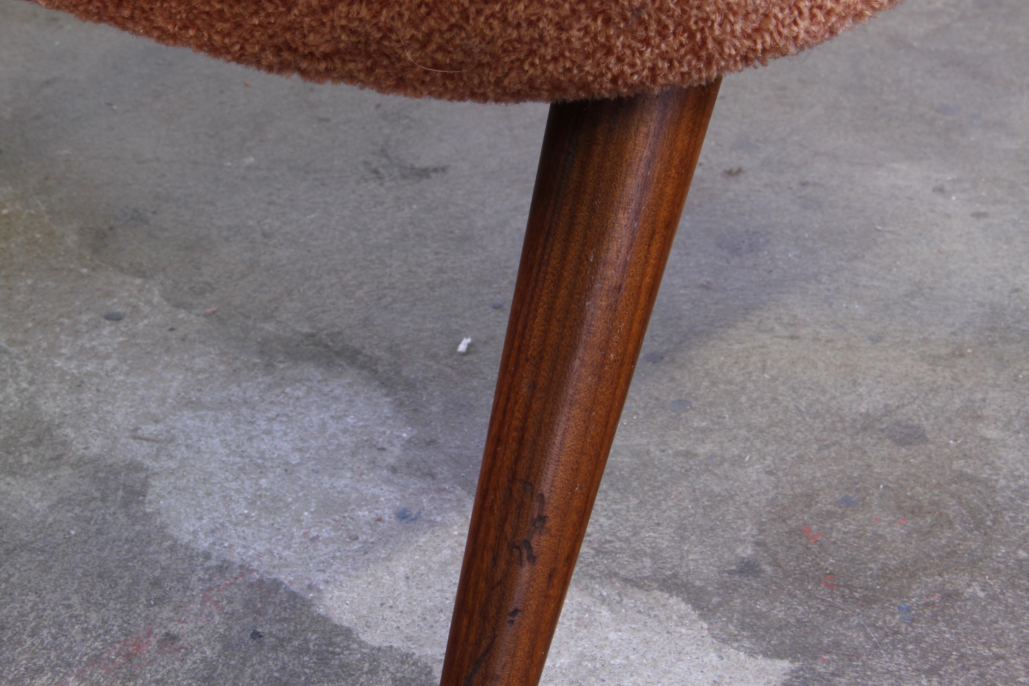 Scandinavian_Mid-Century_Teak_Armchair_with_Curved_Armrests,_Likely_Norway,_1950s-1960s