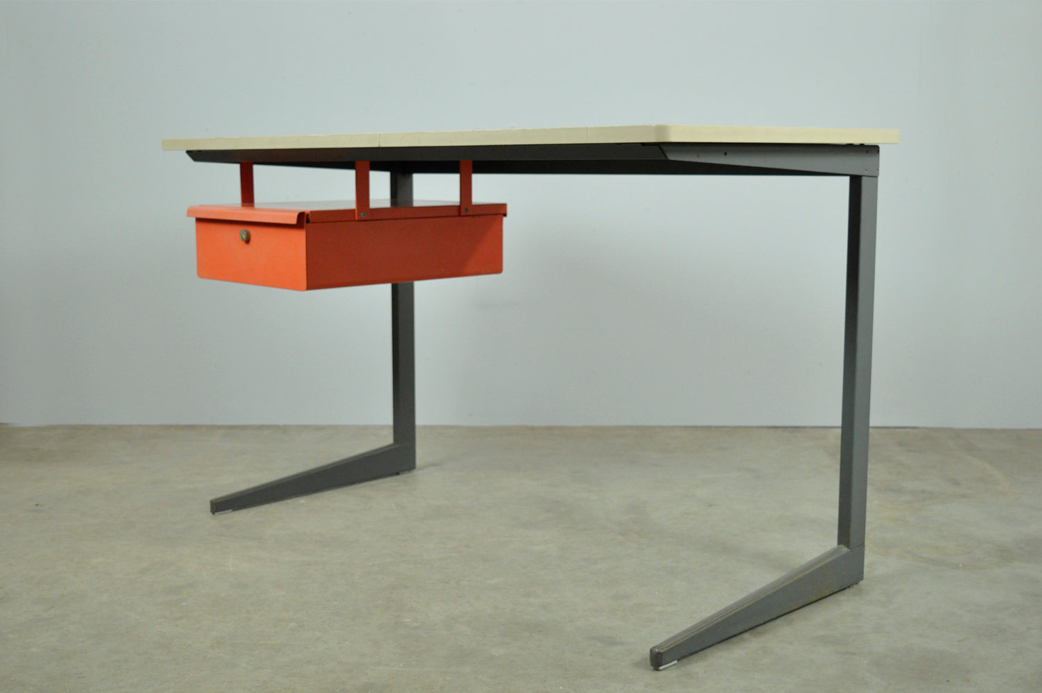 Vintage_AHREND_industrial_Result_desk_by_Friso_Kramer,_1950s_Netherlands