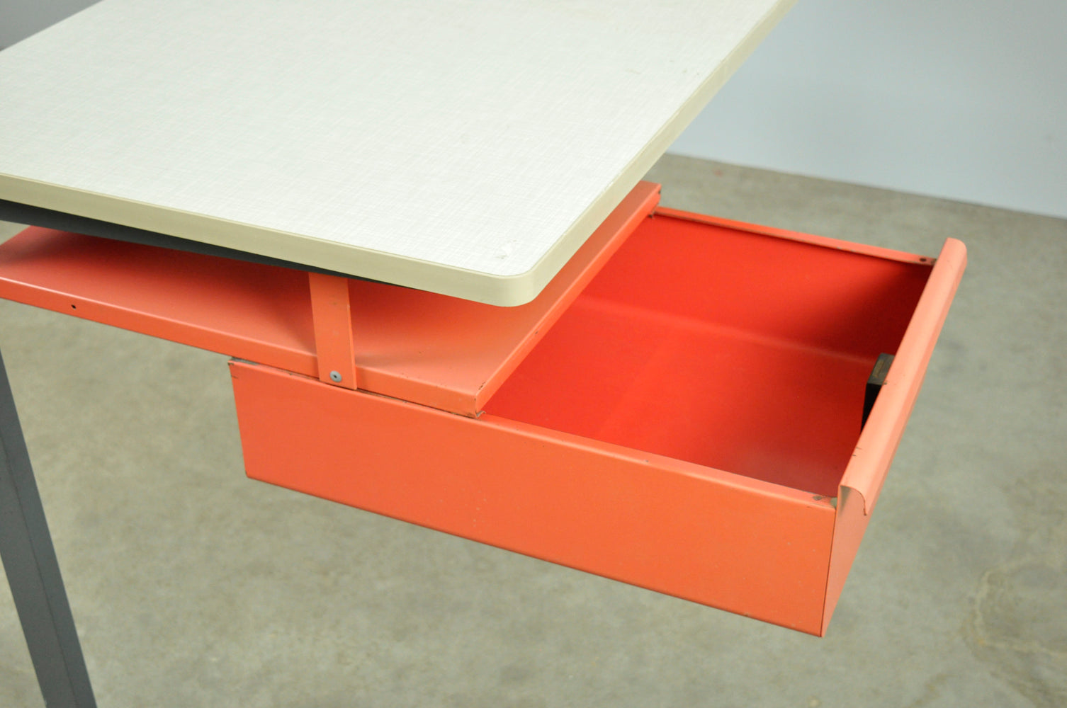 Vintage_AHREND_industrial_Result_desk_by_Friso_Kramer,_1950s_Netherlands