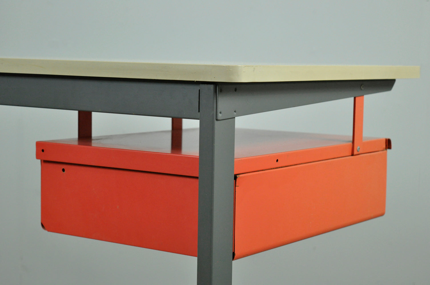 Vintage_AHREND_industrial_Result_desk_by_Friso_Kramer,_1950s_Netherlands