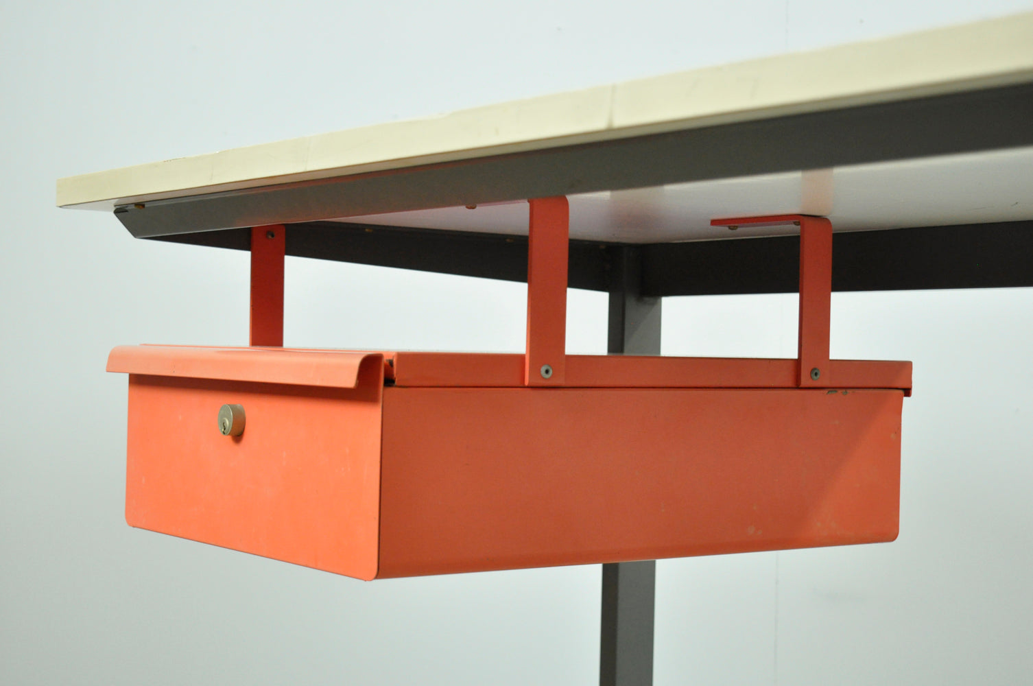 Vintage_AHREND_industrial_Result_desk_by_Friso_Kramer,_1950s_Netherlands