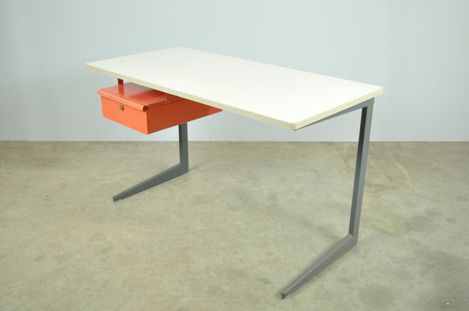 Vintage_AHREND_industrial_Result_desk_by_Friso_Kramer,_1950s_Netherlands