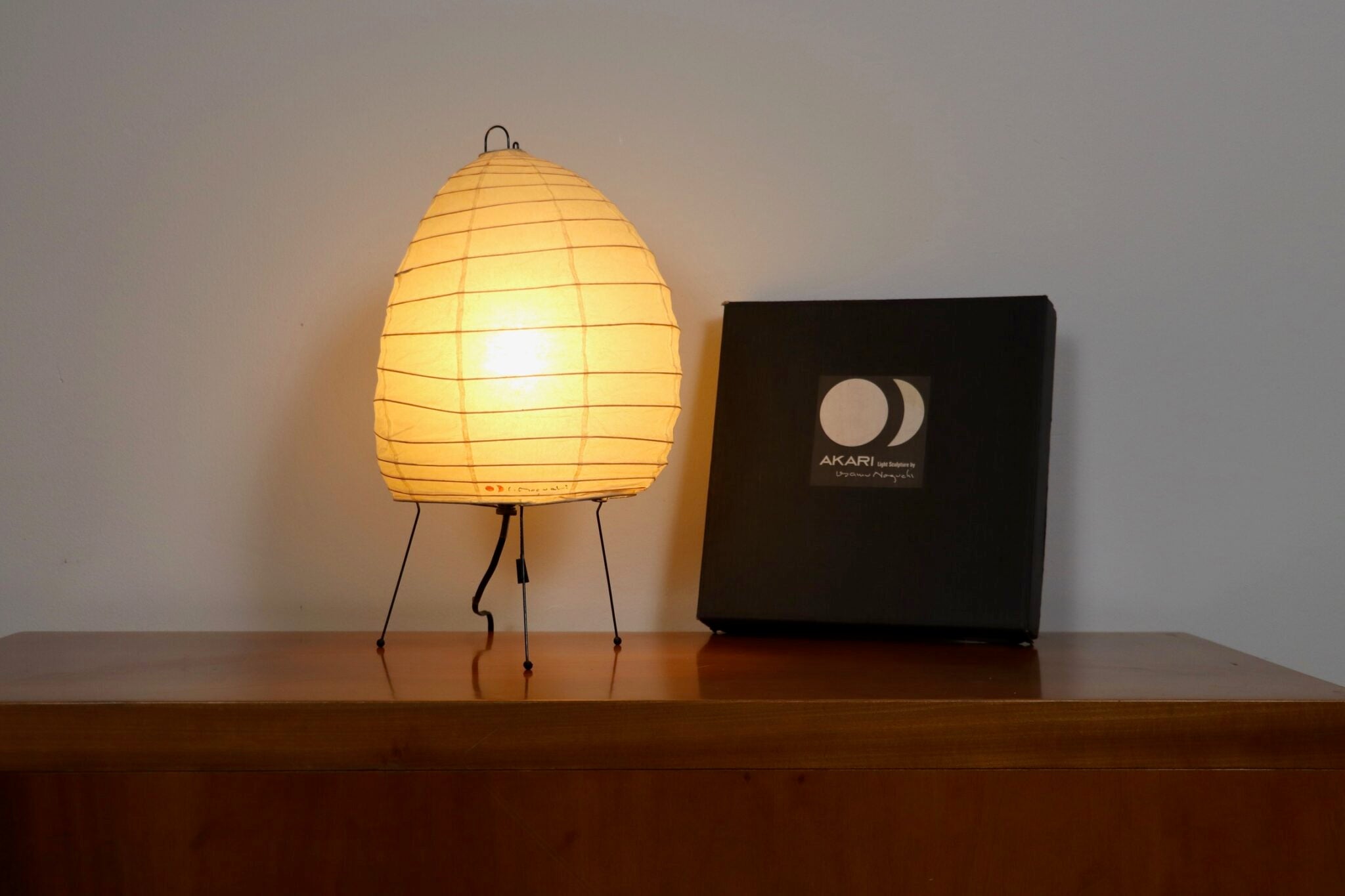 Vintage Akari Model 1N Light Sculpture table lamp by Isamu Noguchi 