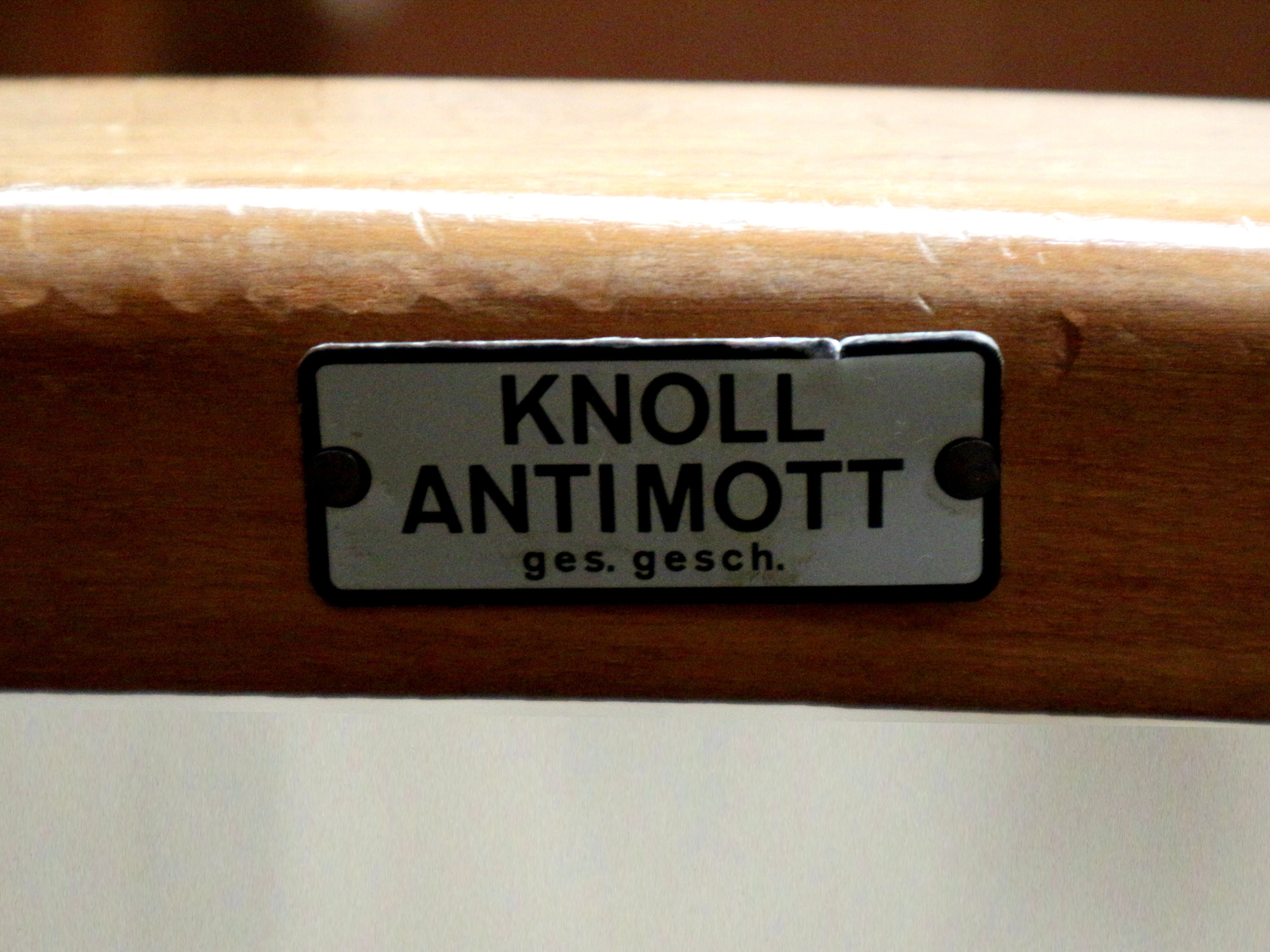 Armchair_by_Knoll_Antimott,_1960s,_Europe