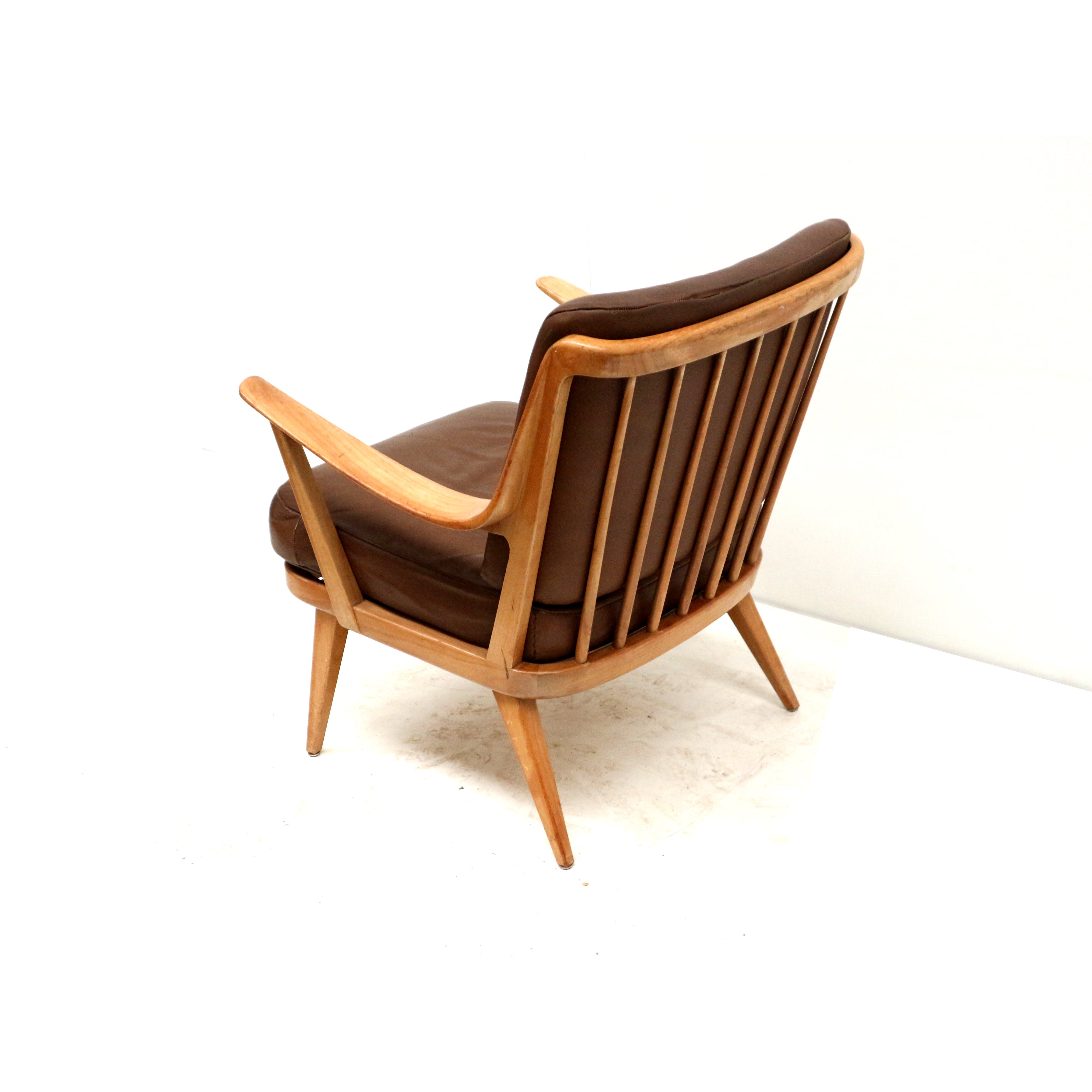 Armchair_by_Knoll_Antimott,_1960s,_Europe