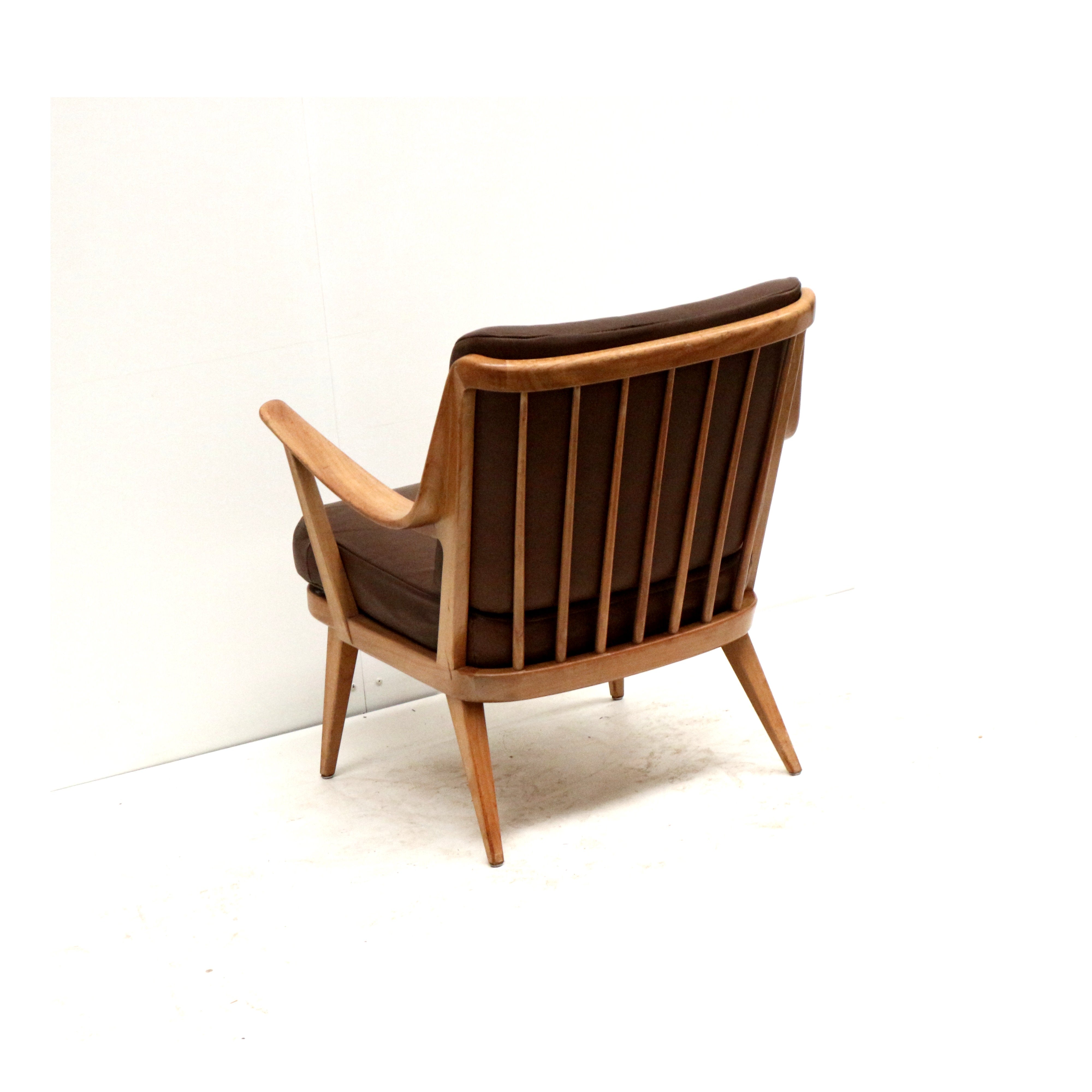 Armchair_by_Knoll_Antimott,_1960s,_Europe