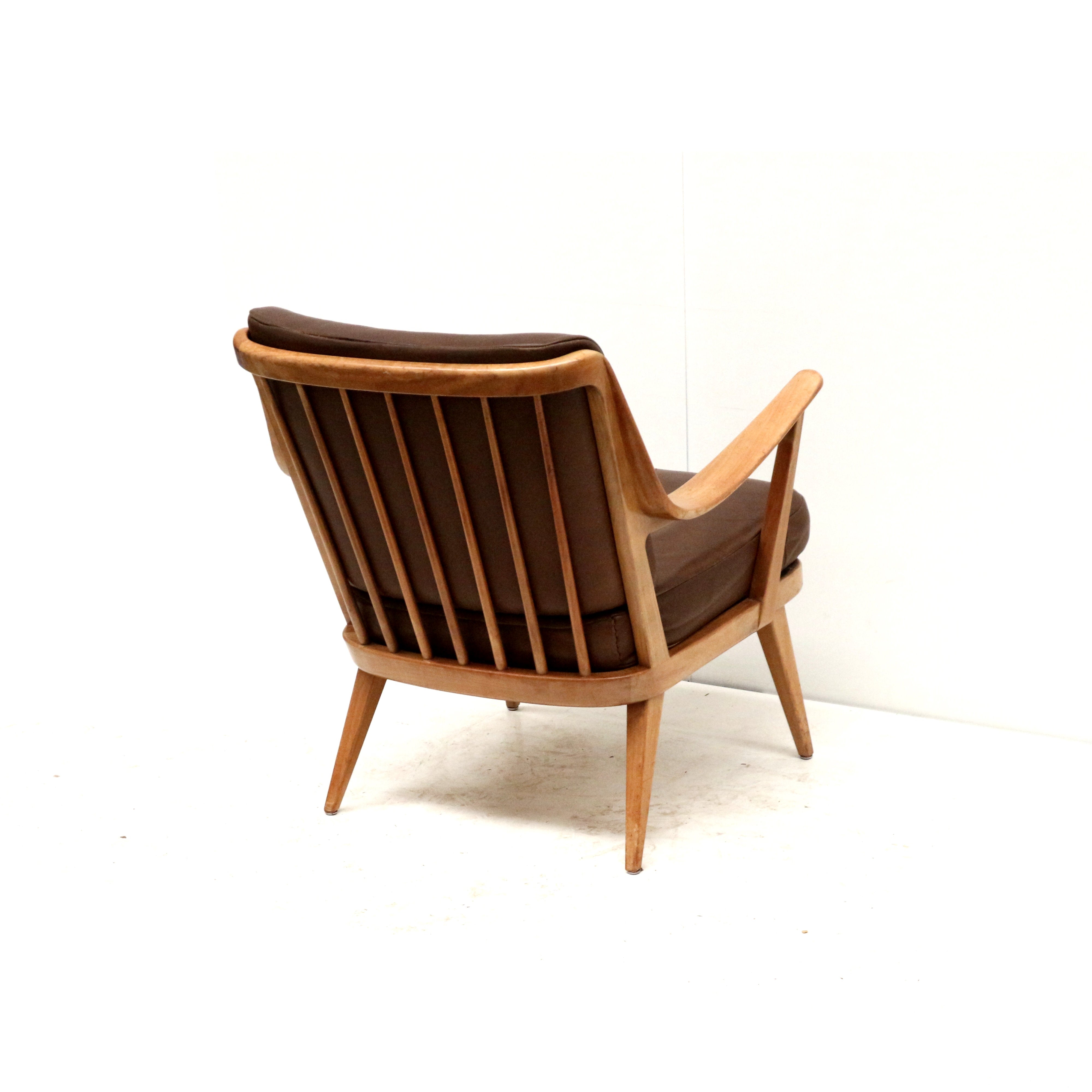 Armchair_by_Knoll_Antimott,_1960s,_Europe