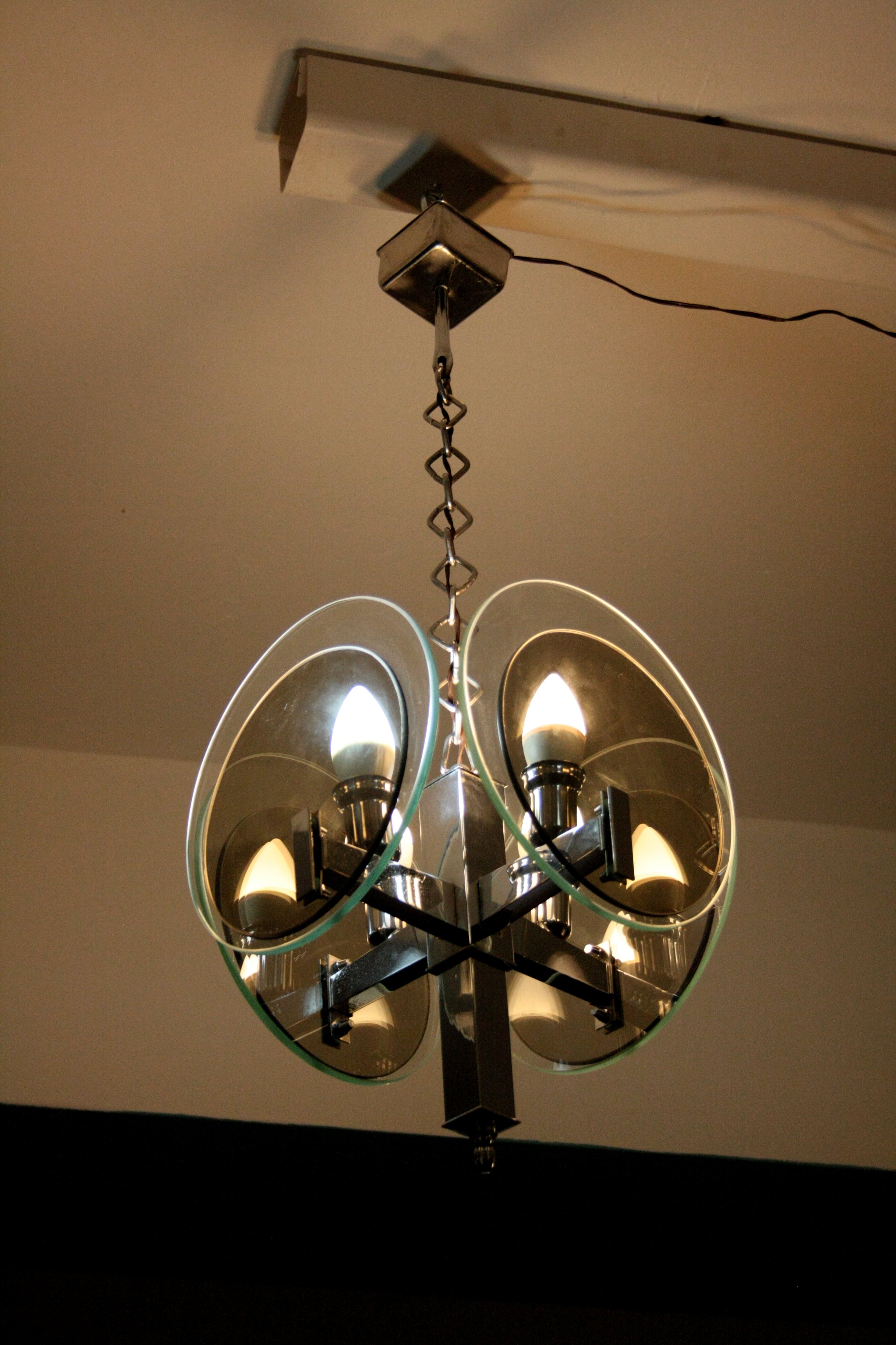 Vintage_Art_Deco_chandelier_in_chromed_metal_and_glass,_Italy,_1970s