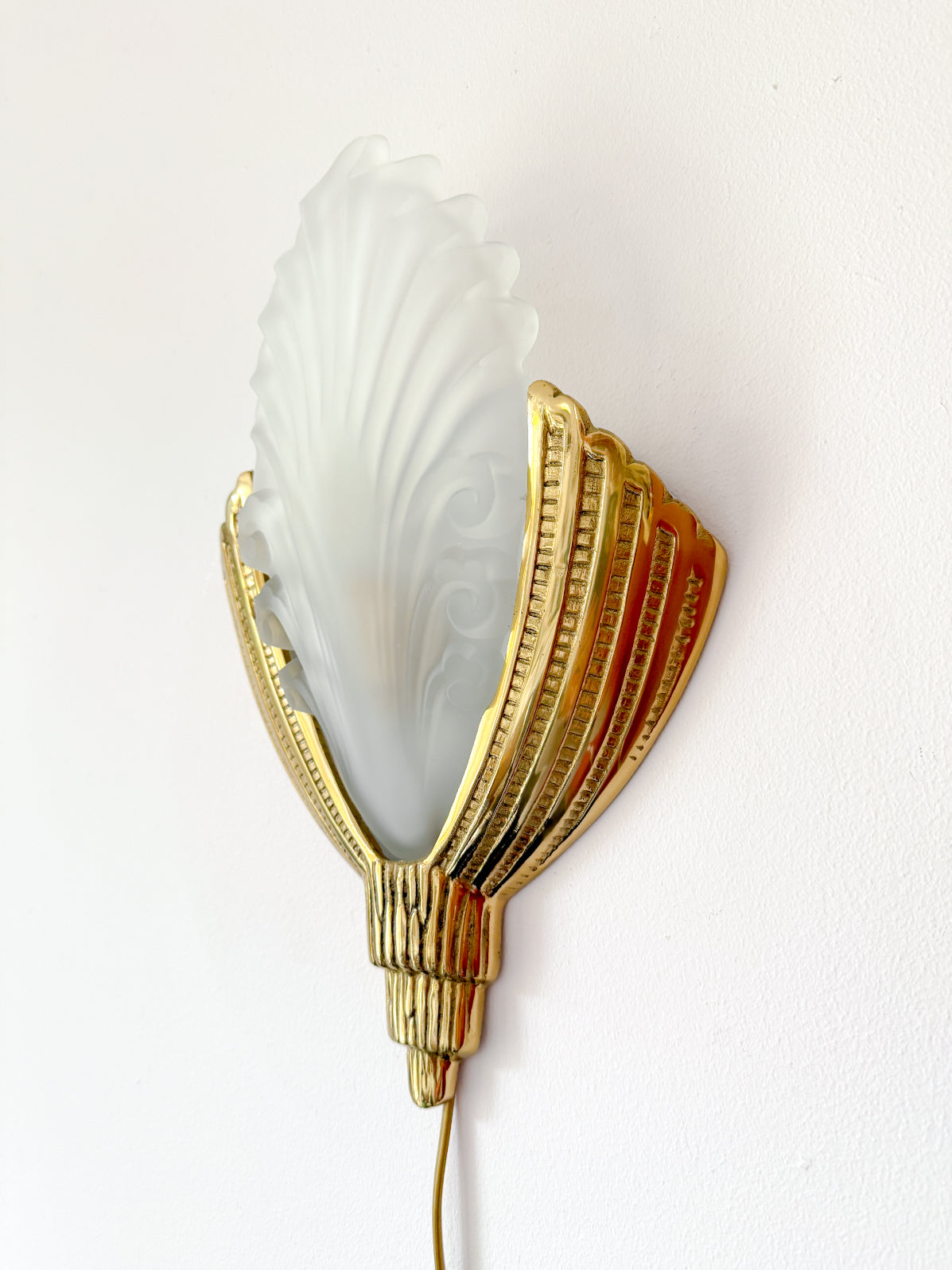 Art_Deco_Brass_and_Frosted_Glass_Wall_Sconce_by_Marcel_Hudry_or_Degué,_France