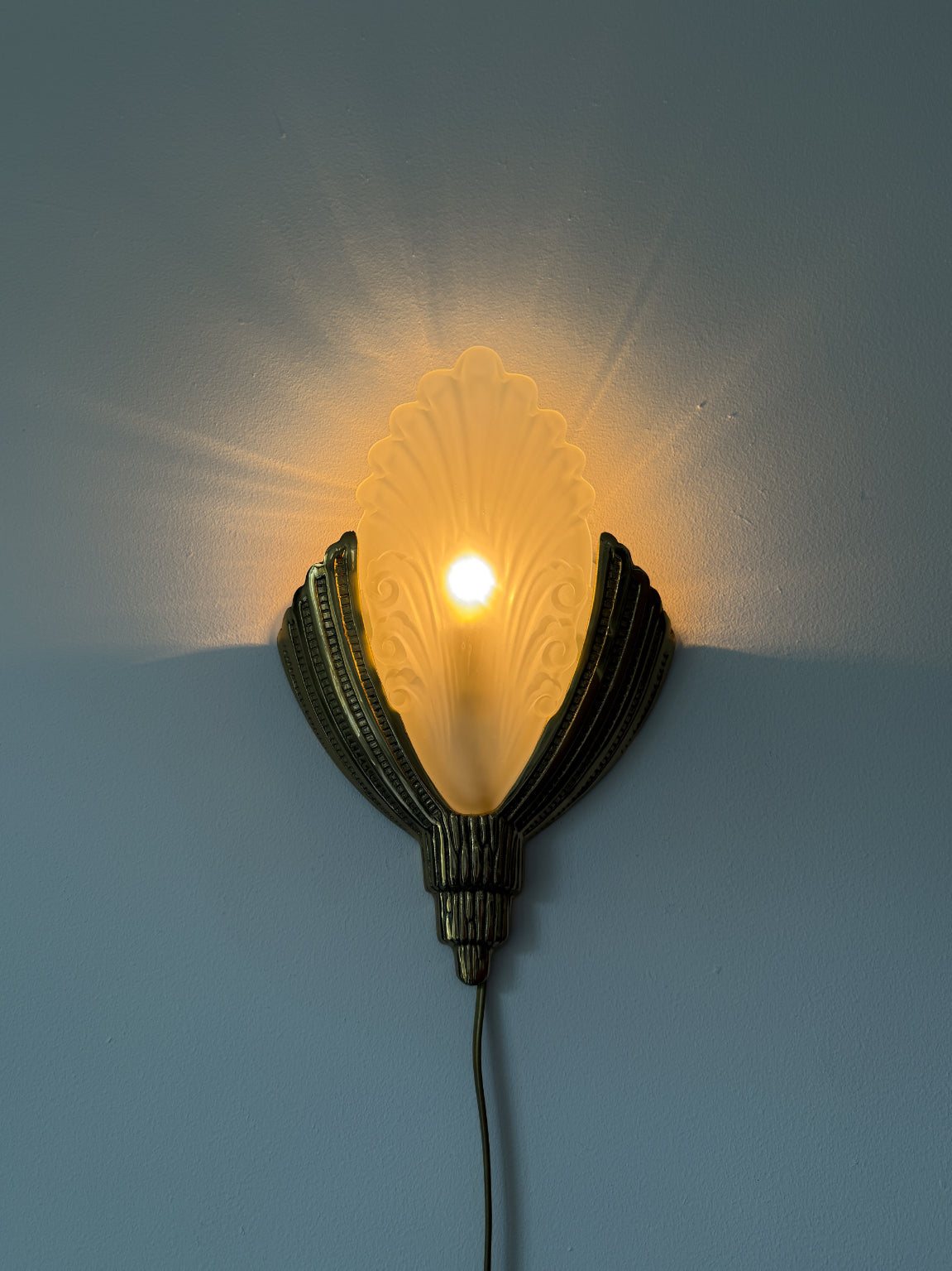 Art_Deco_Brass_and_Frosted_Glass_Wall_Sconce_by_Marcel_Hudry_or_Degué,_France