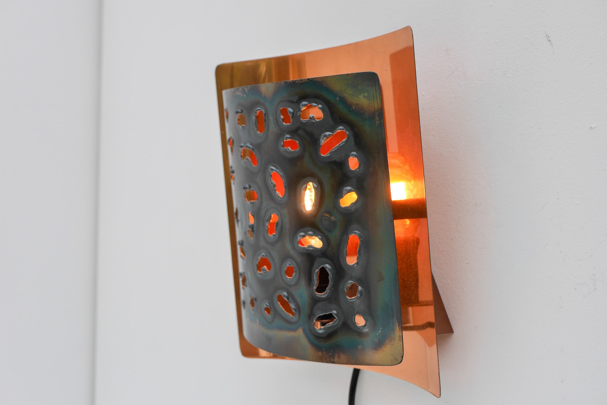 Brutalist_Wall_Sconce_in_Copper_and_Oxidised_Metal_by_Boréns,_Sweden,_1970s