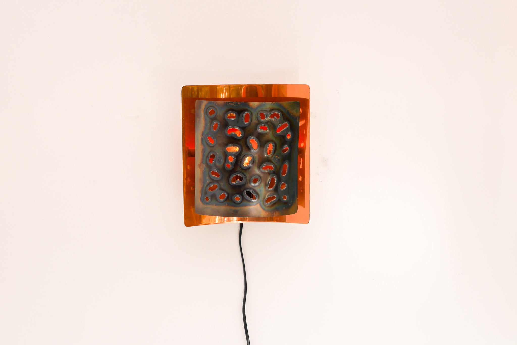 Brutalist_Wall_Sconce_in_Copper_and_Oxidised_Metal_by_Boréns,_Sweden,_1970s