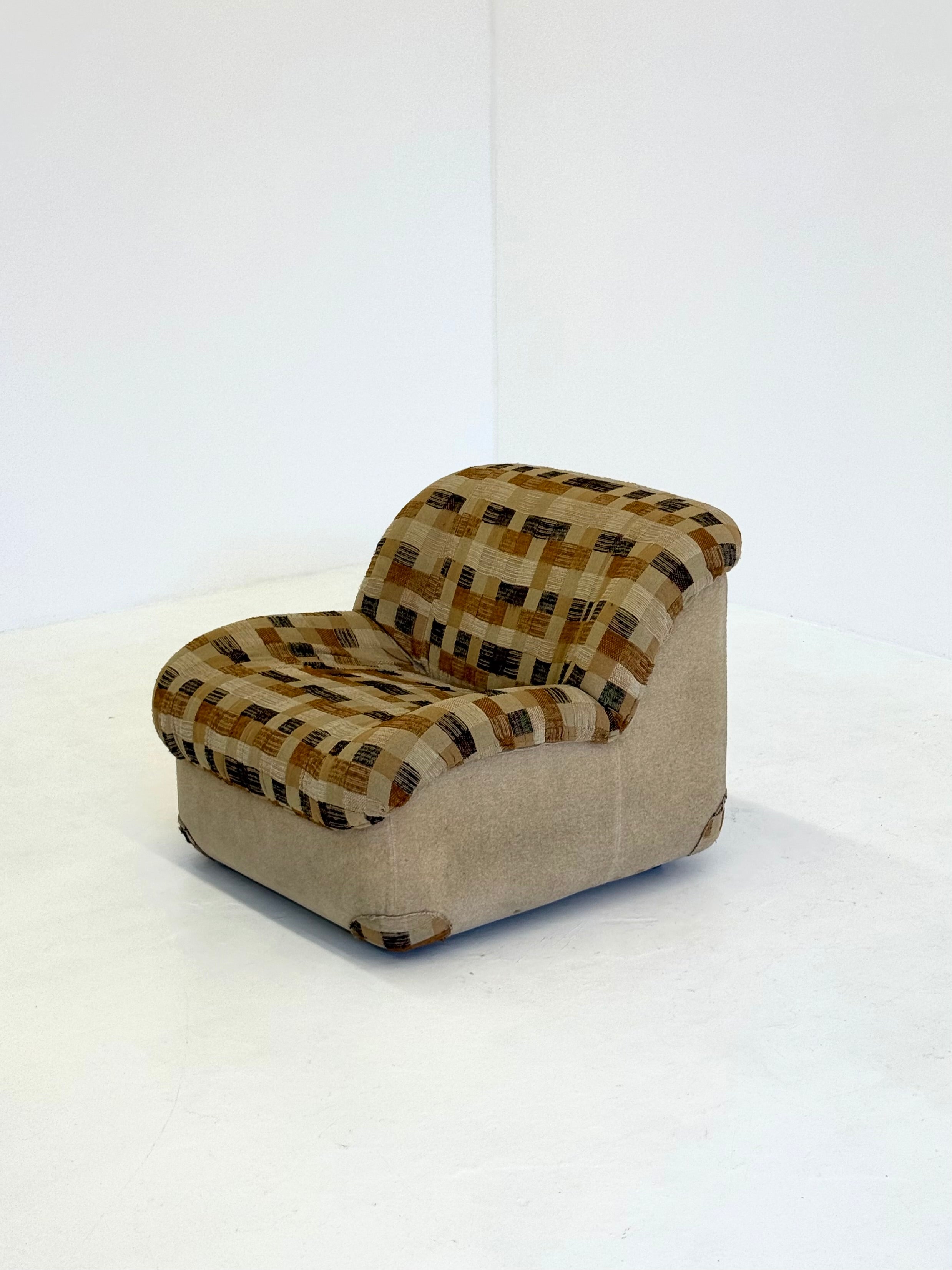 Henning_Korch_Caprice_Armchair_for_Swan