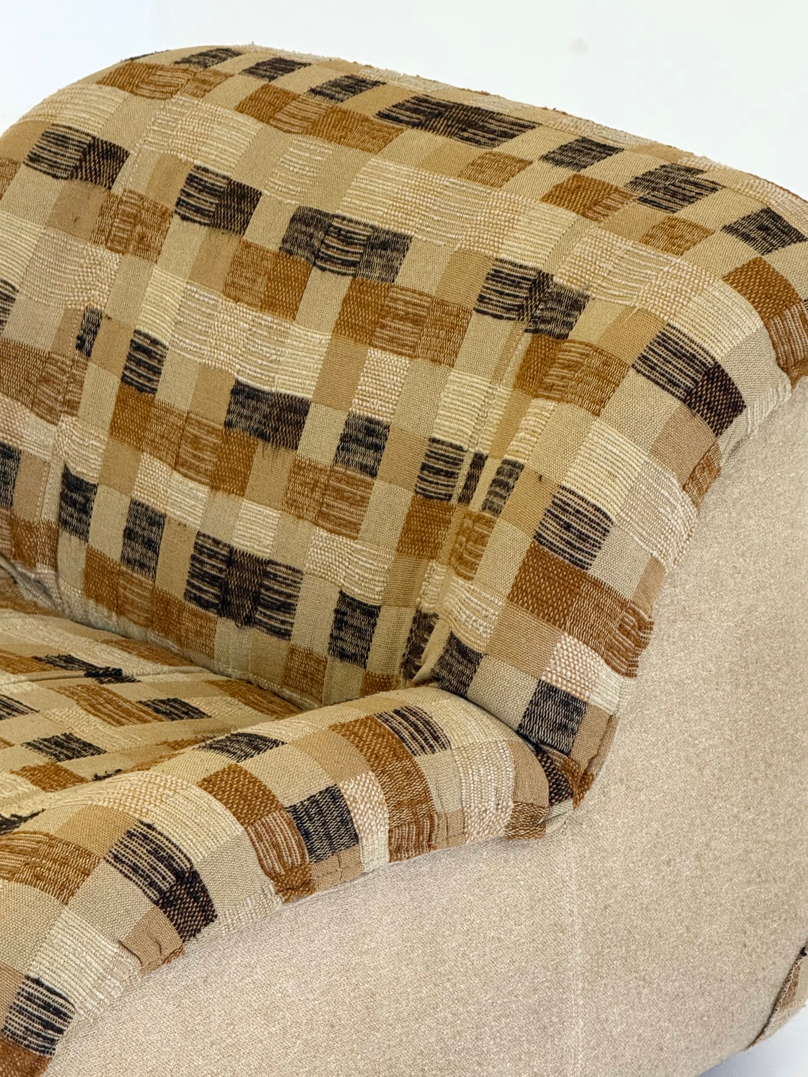 Henning_Korch_Caprice_Armchair_for_Swan