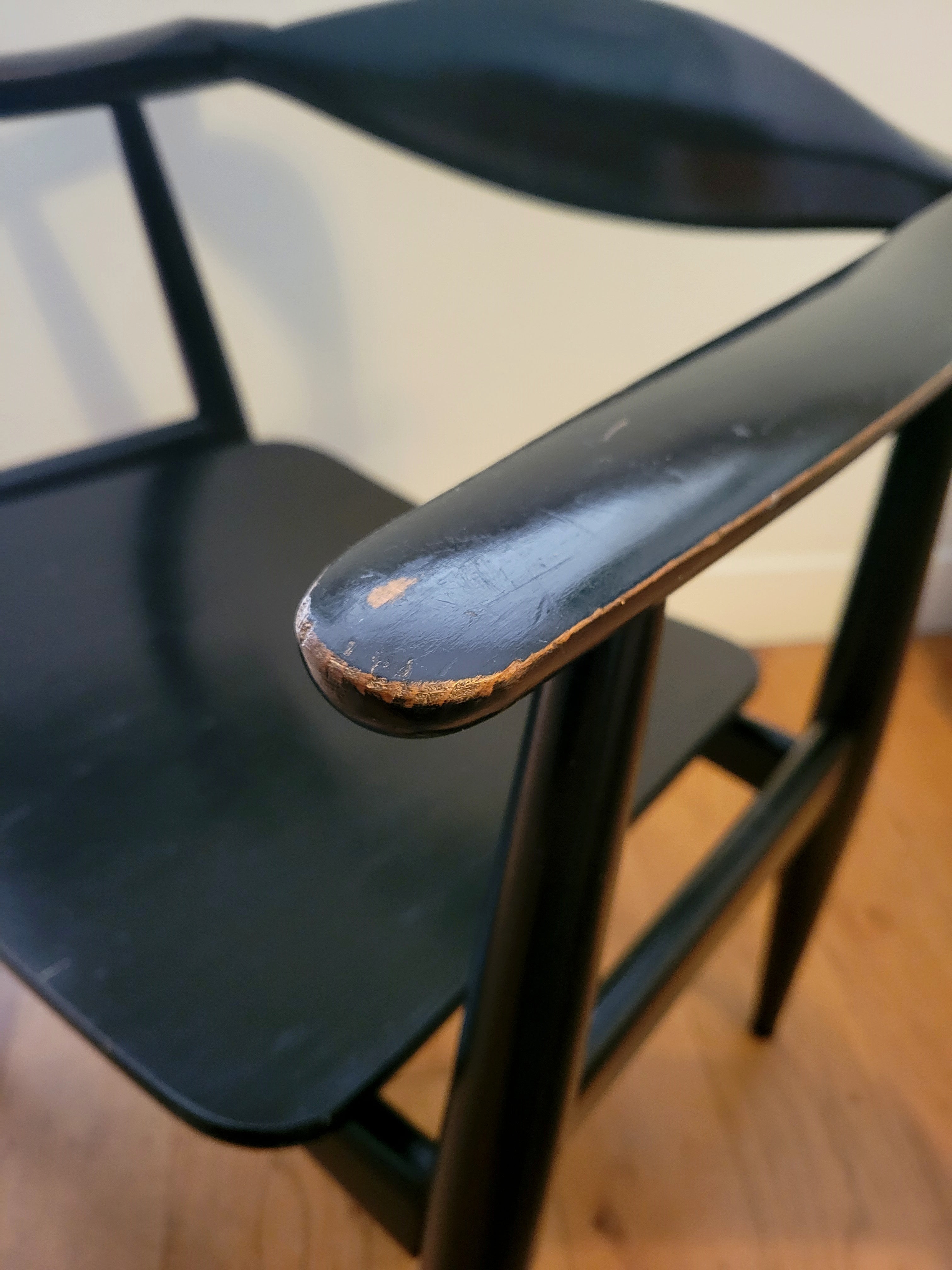 Vintage_CH35_chair_by_Hans_J._Wegner_for_Carl_Hansen_1959
