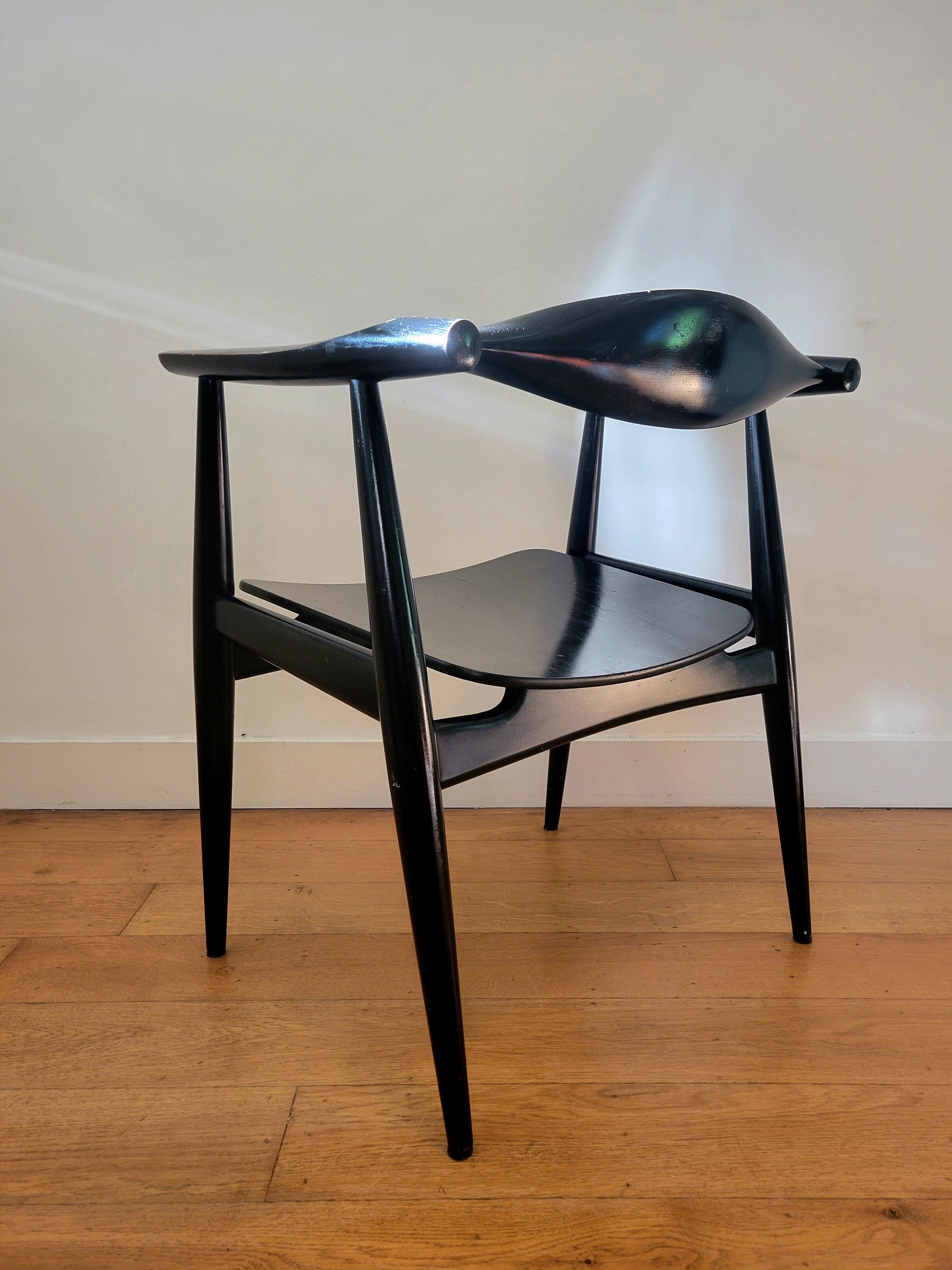 Vintage_CH35_chair_by_Hans_J._Wegner_for_Carl_Hansen_1959