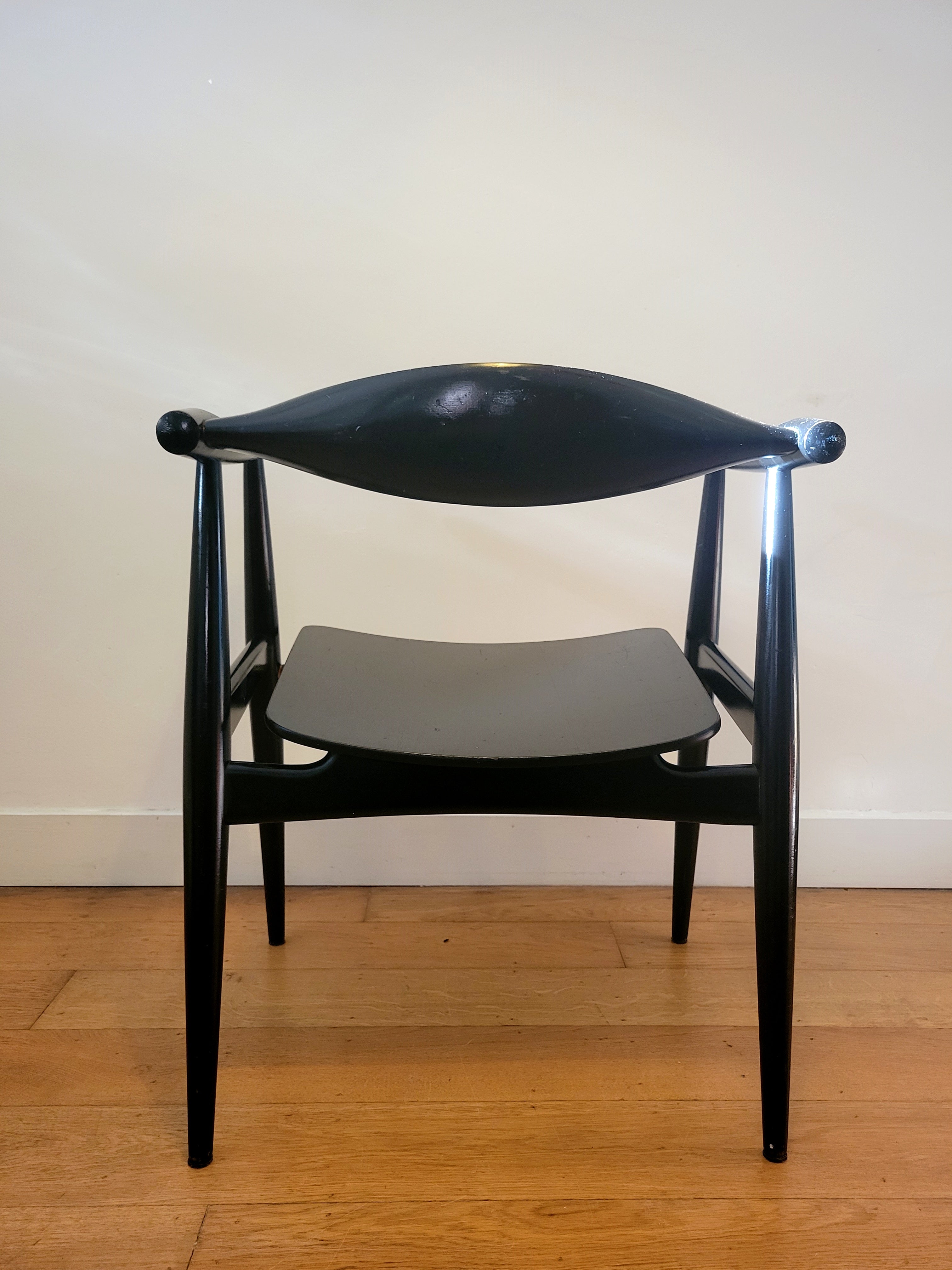 Vintage_CH35_chair_by_Hans_J._Wegner_for_Carl_Hansen_1959