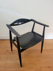 Vintage_CH35_chair_by_Hans_J._Wegner_for_Carl_Hansen_1959