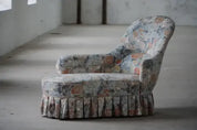 Vintage_Chaise_Lounge_/_Canapé_with_Floral_Upholstery