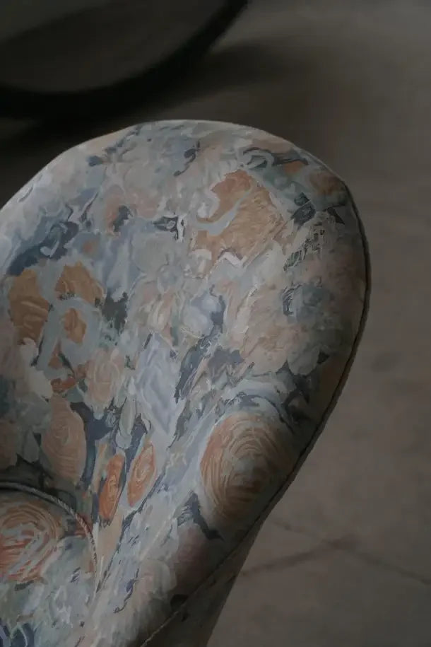 Vintage_Chaise_Lounge_/_Canapé_with_Floral_Upholstery