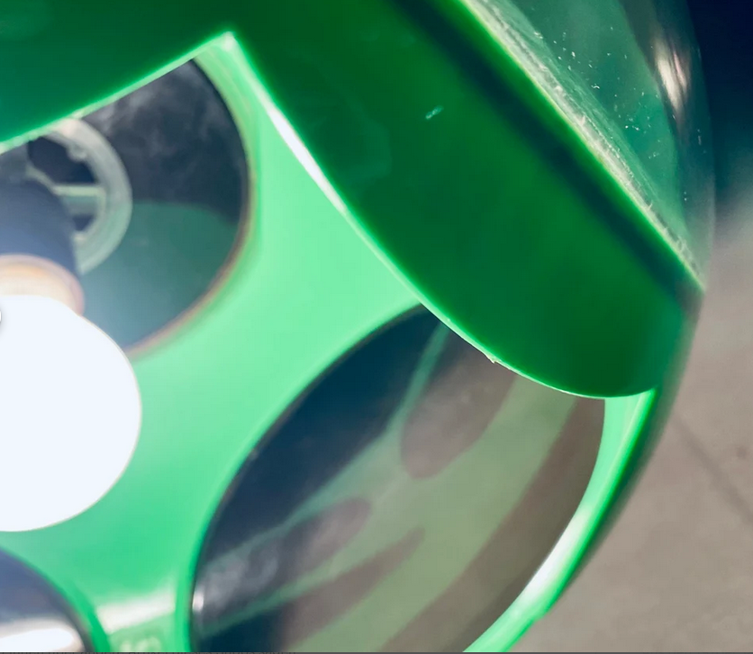 Vintage_Colani_Ufo_Ceiling_Lamp_in_green_Plastic_from_Massiv_Belgium,_1970s_with_rare_opening