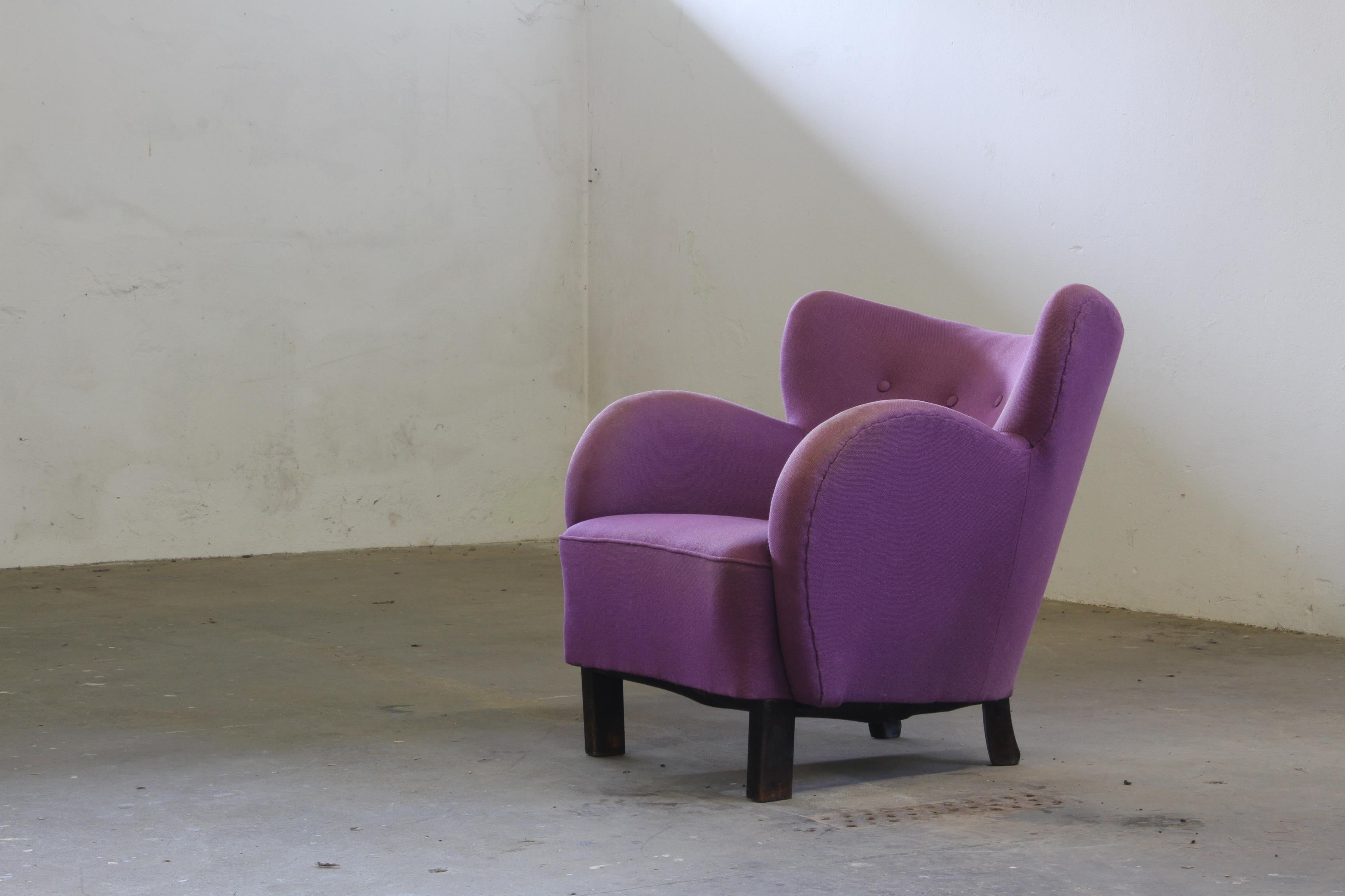 Danish_Organic_Modernist_Lounge_Chair_with_Rounded_Armrests,_Flemming_Lassen_Style