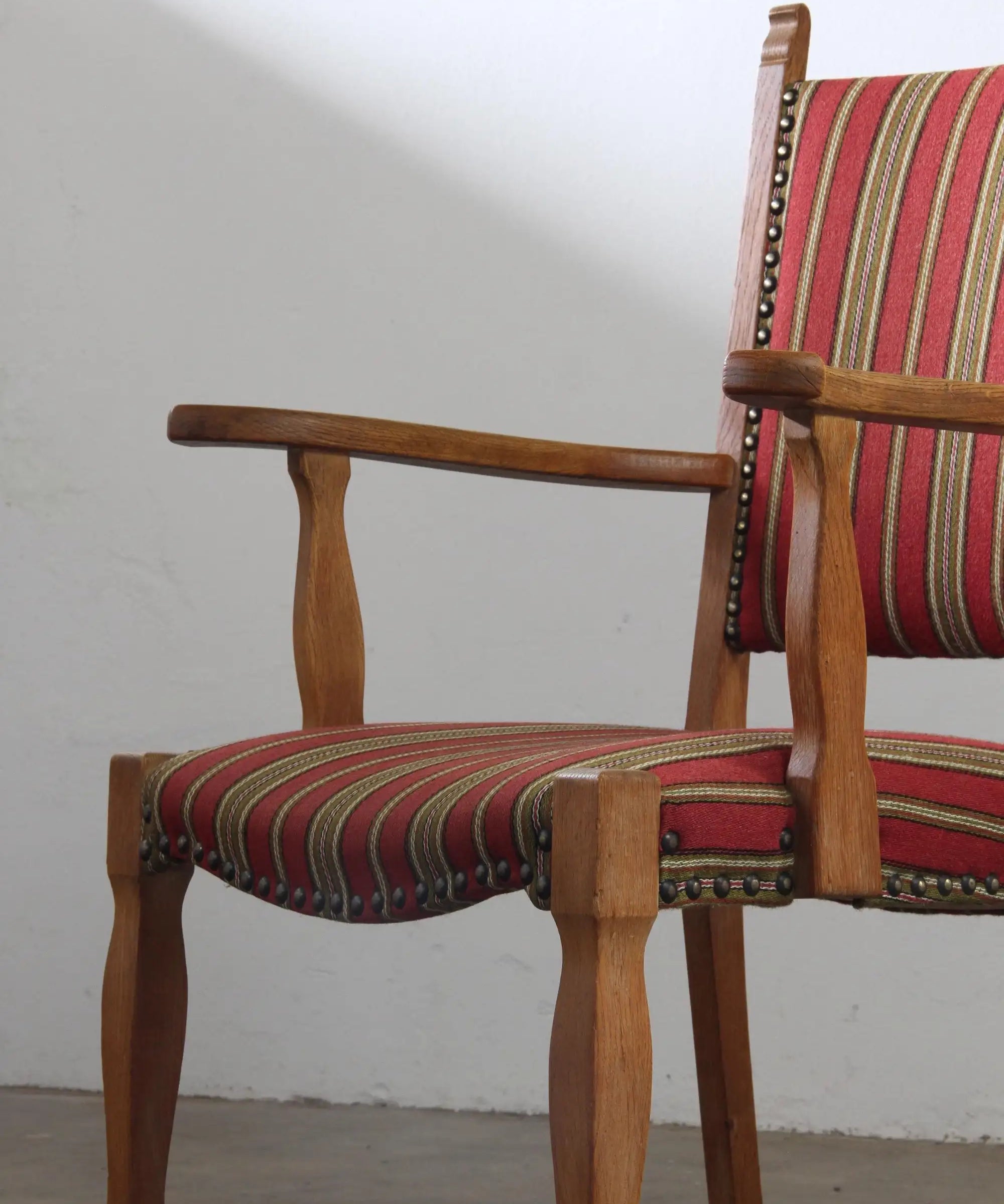 Danish_Brutalist_Sculptural_Oak_Armchair_in_the_Style_of_Henning_Kjærnulf,_1970s