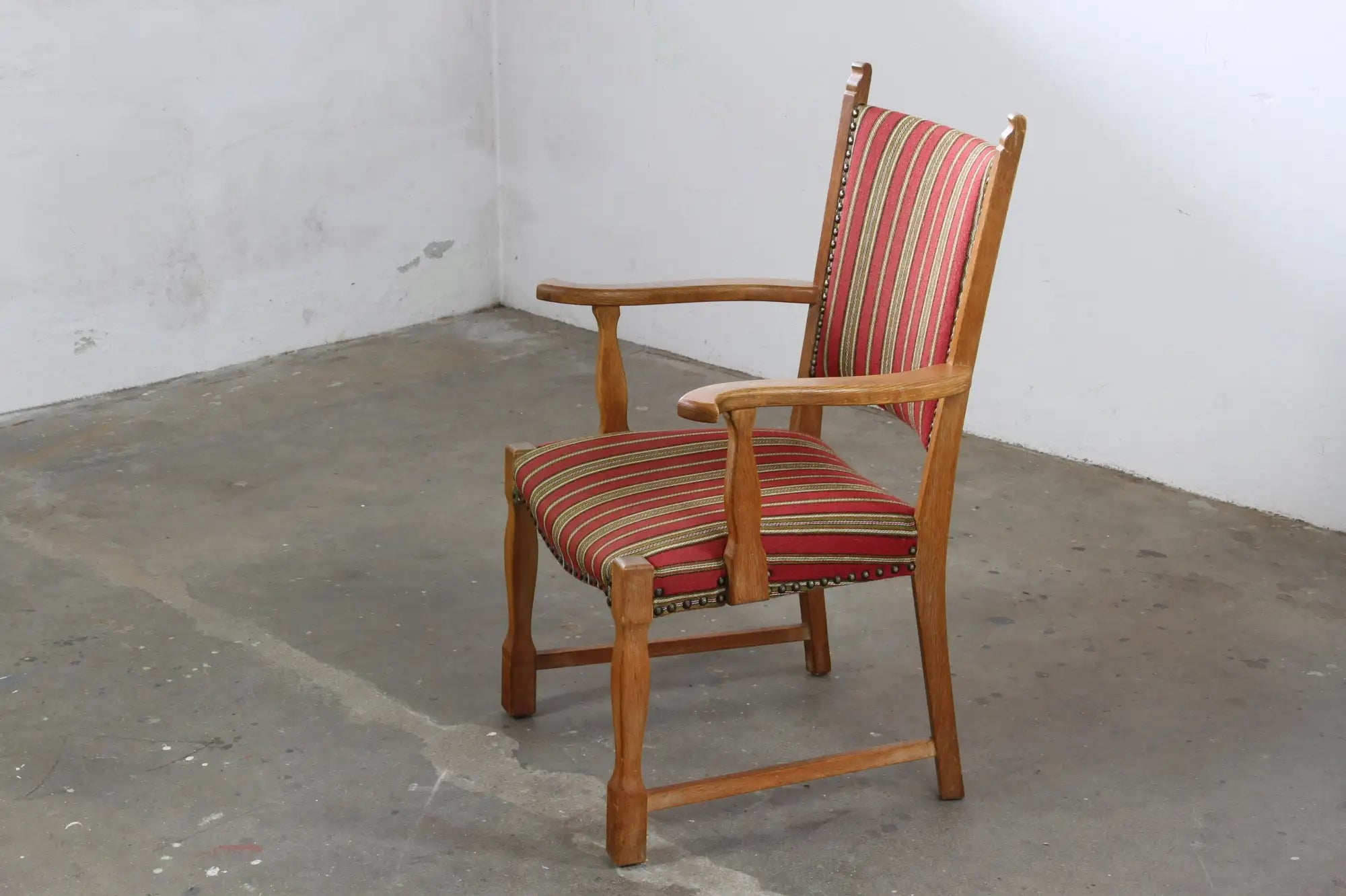 Danish_Brutalist_Sculptural_Oak_Armchair_in_the_Style_of_Henning_Kjærnulf,_1970s