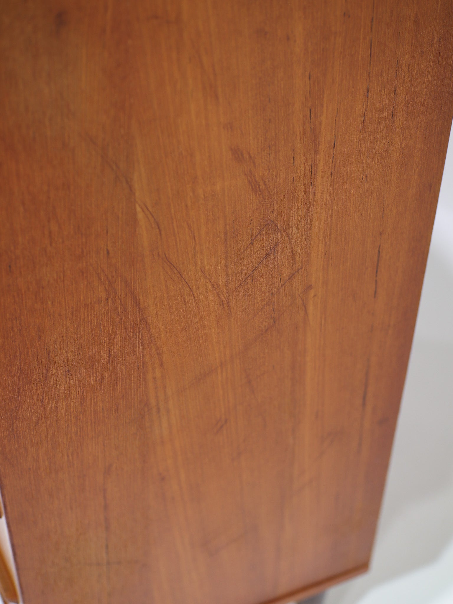 Vintage_Danish_teak_chest_of_drawers_from_the_1960s