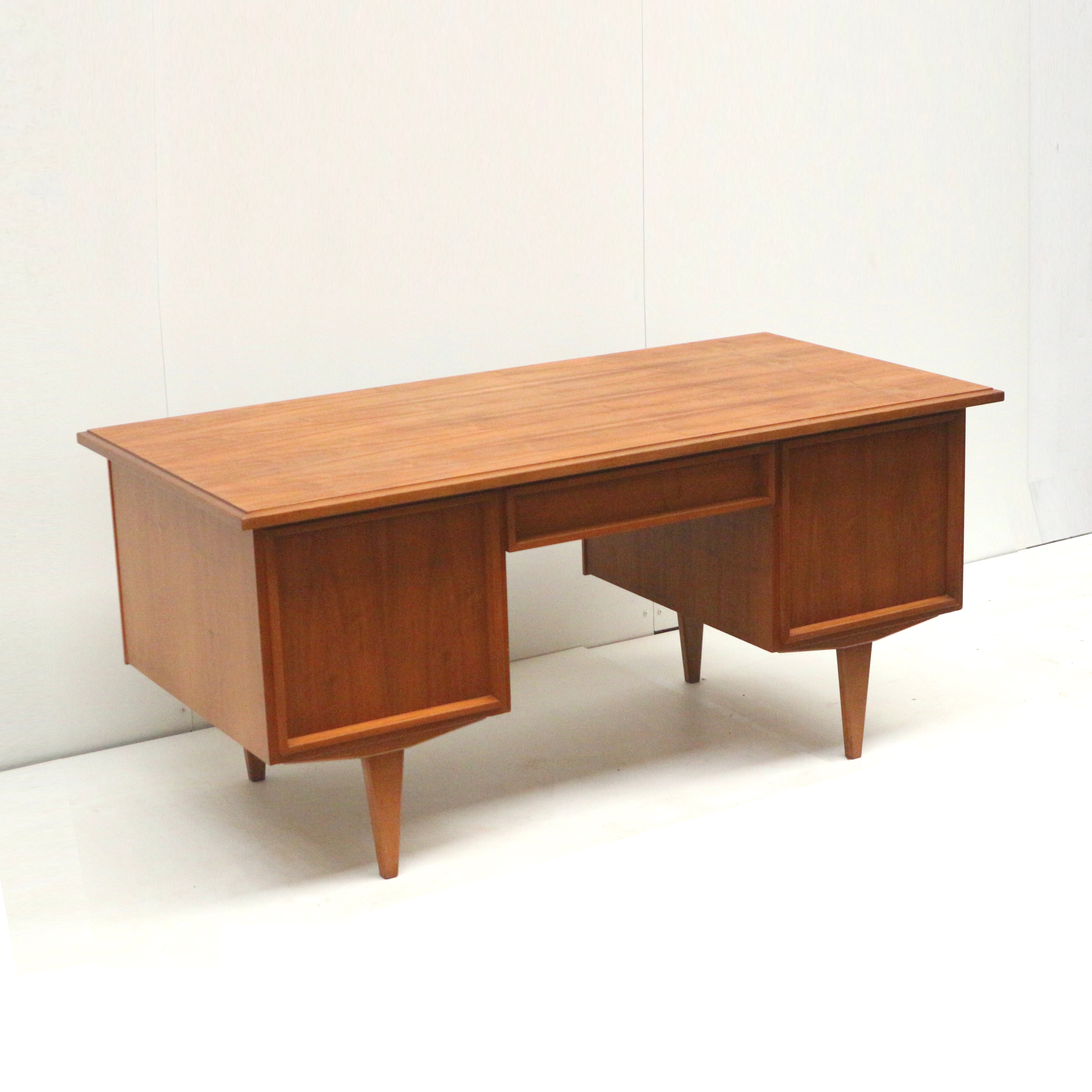 Vintage_executive_desk_with_doors_and_drawers_from_the_1960s
