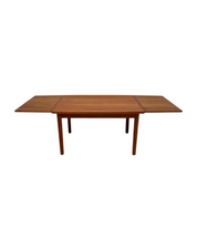 Vintage_Extendable_Teak_Dining_Table_by_Vamo_Sønderborg,_Danish_Mid-Century_Modern,_1960s