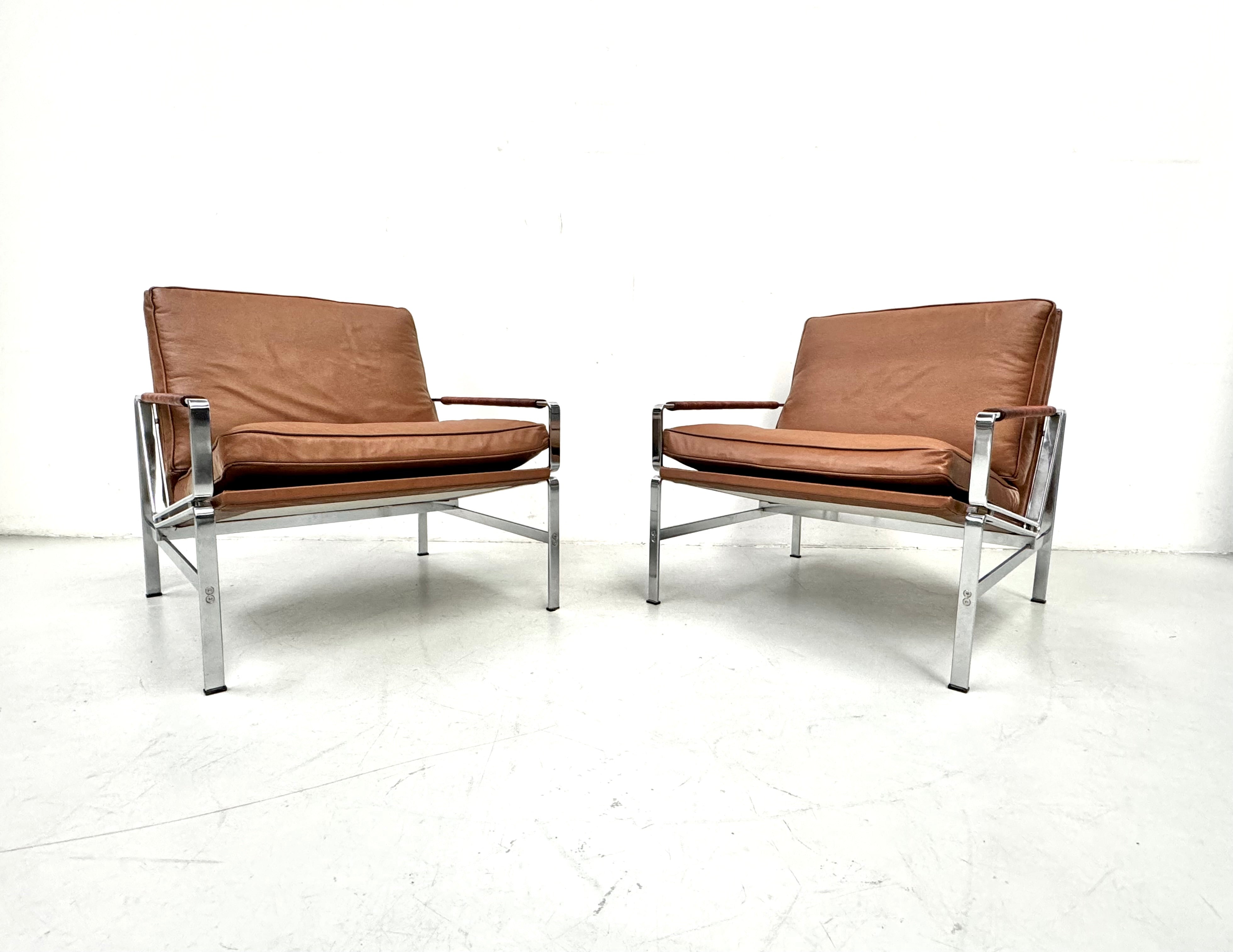 Set_of_2_FK-6720_lounge_chairs_by_Fabricius_&_Kastholm,_1960s_Denmark