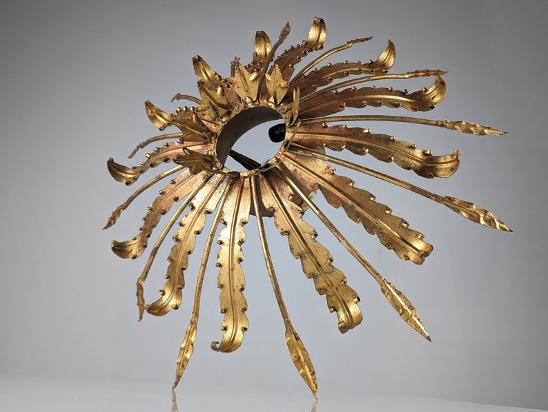 Vintage_gold_leaf_sun_lamp_from_1950s