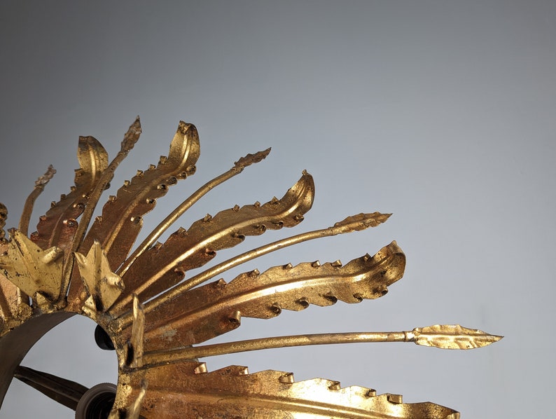 Vintage_gold_leaf_sun_lamp_from_1950s