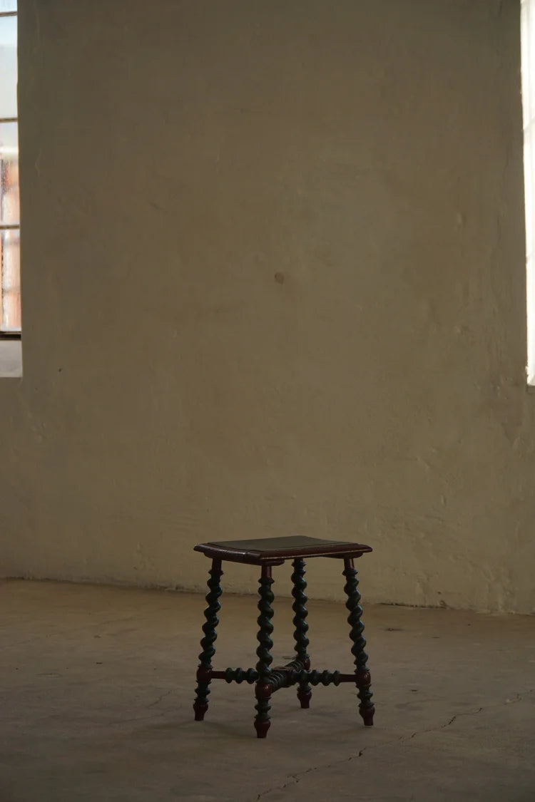 Vintage_Green_and_Red_Painted_Folk_Style_Stool