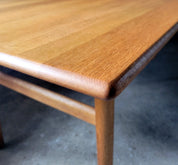 Vintage_Hans_J._Wegner_AT327_dining_table_in_oak