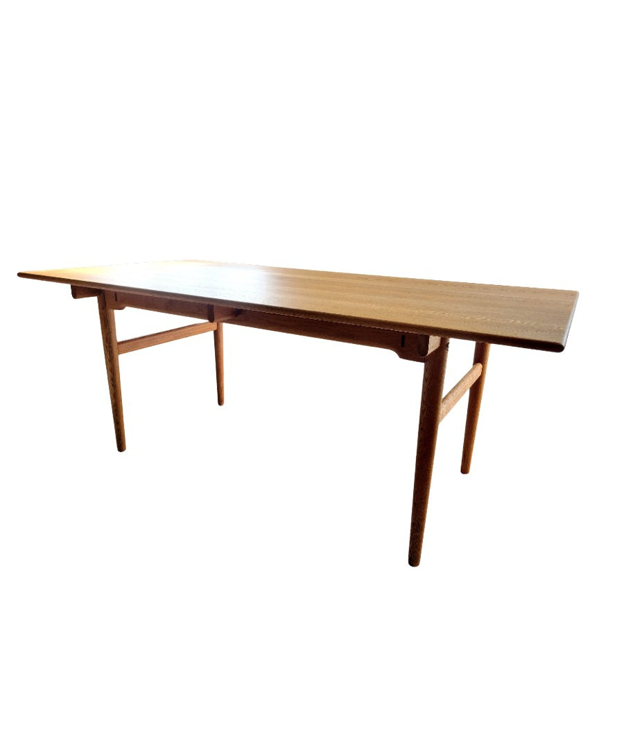 Vintage_Hans_J._Wegner_AT327_dining_table_in_oak