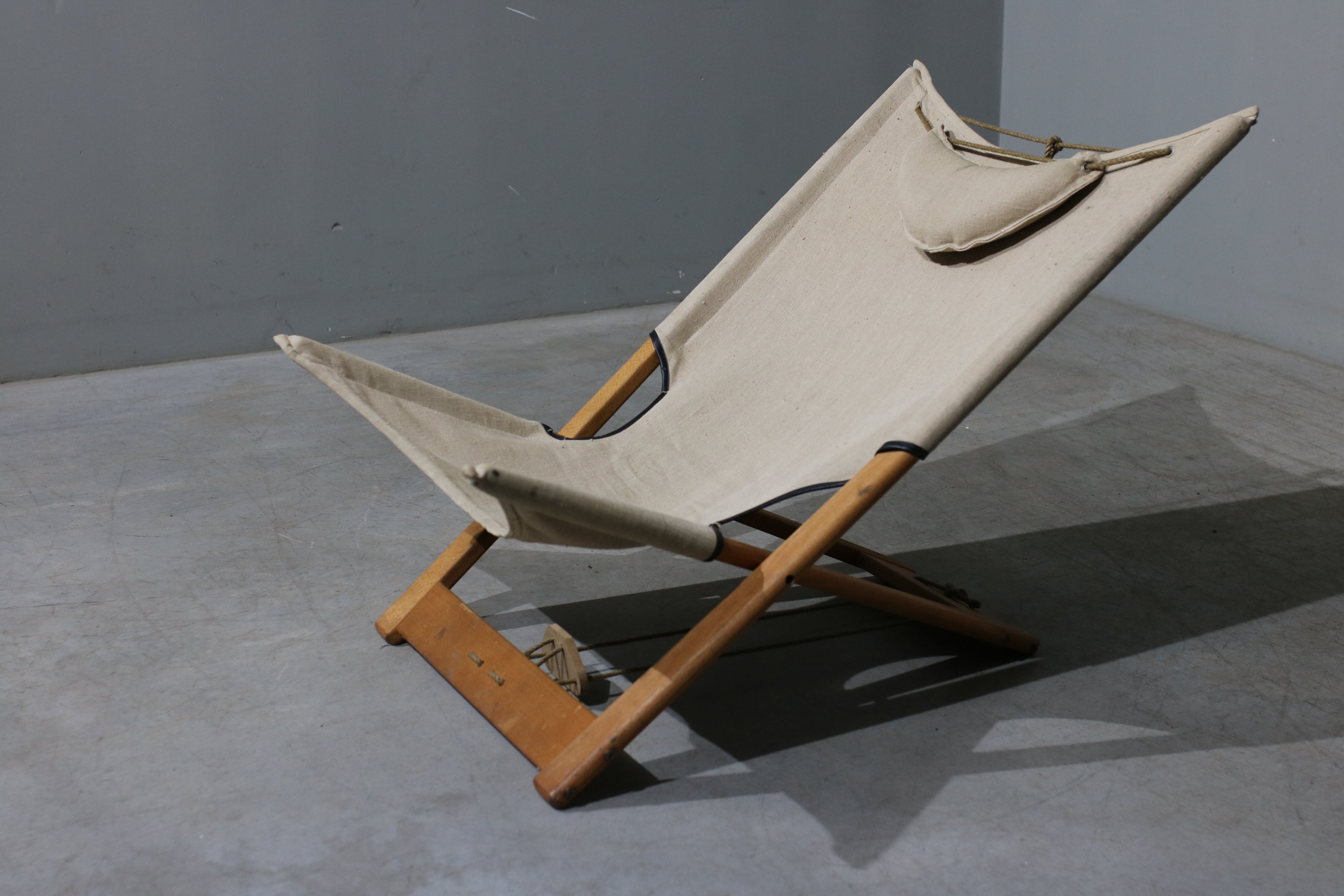 Safari_Lounge_Chair_by_Hyllinge_Møbler_in_Beech_Wood,_1960s,_Denmark