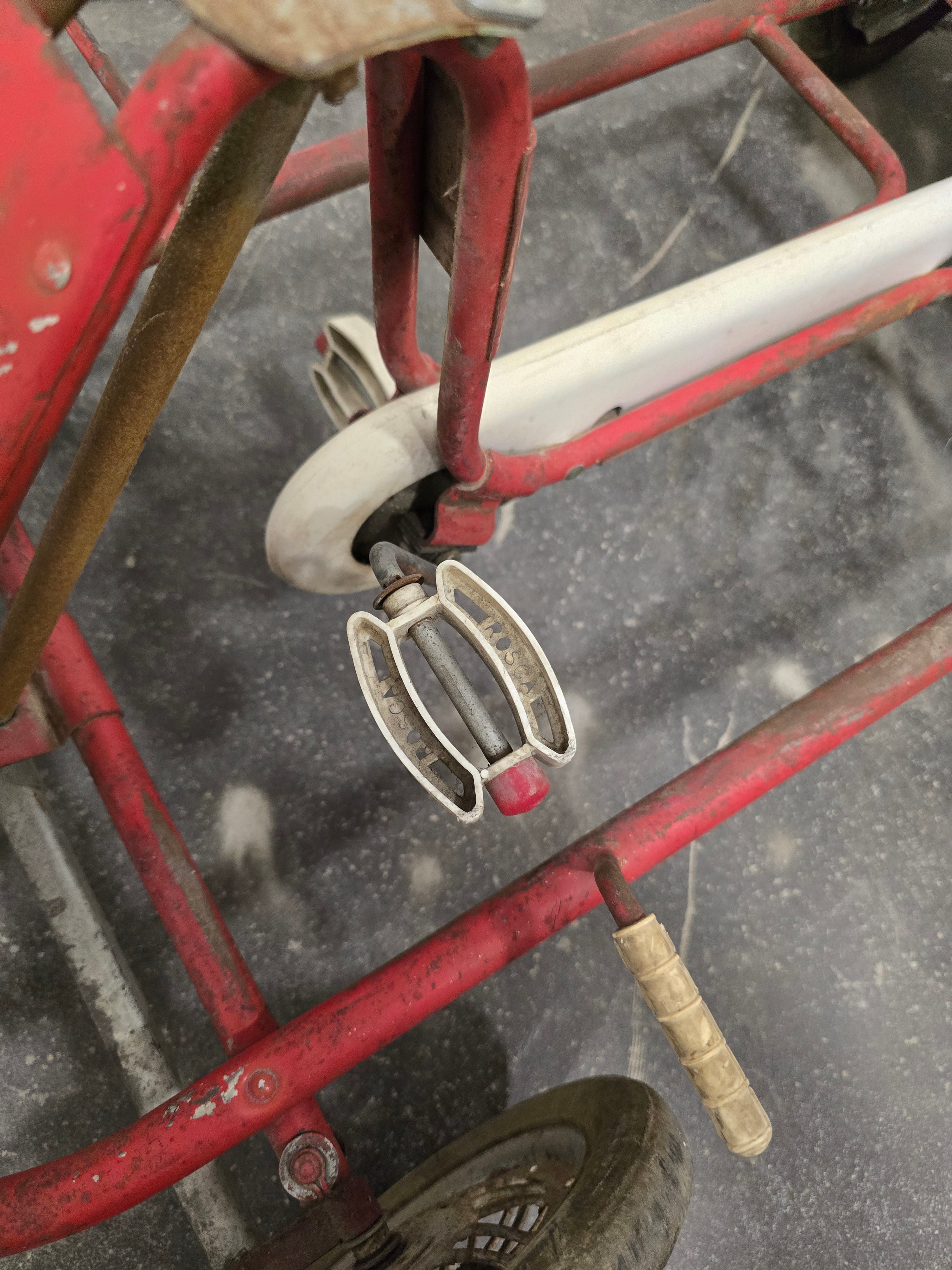 Vintage_Italian_Child's_Pedal_Go-Kart_in_Red_Tubular_Steel_with_Number_8_Racing_Graphics,_Mid-20th_Century