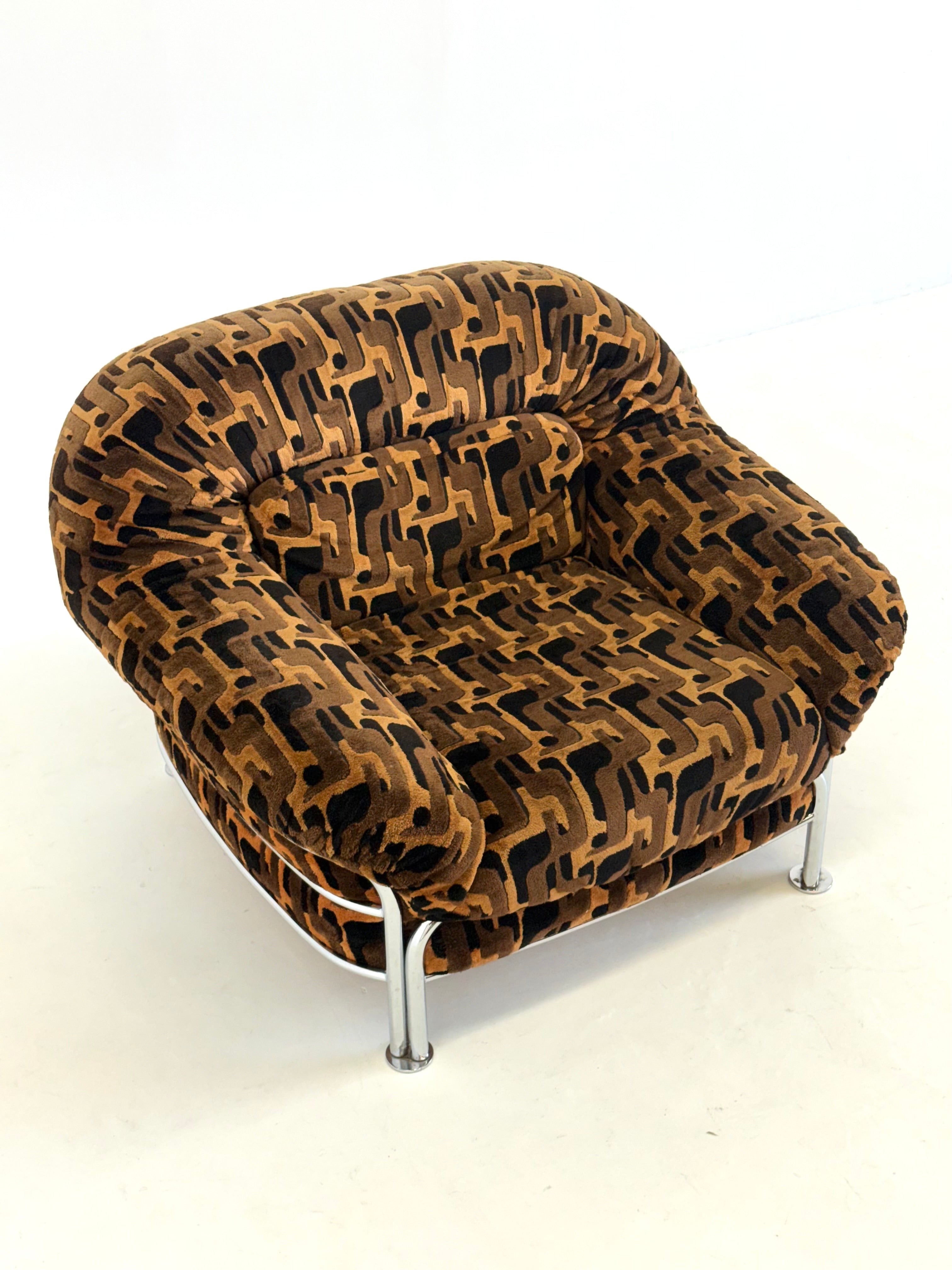 Italian_Lounge_Chair_with_Tubular_Frame_and_Patterned_Upholstery,_1970s